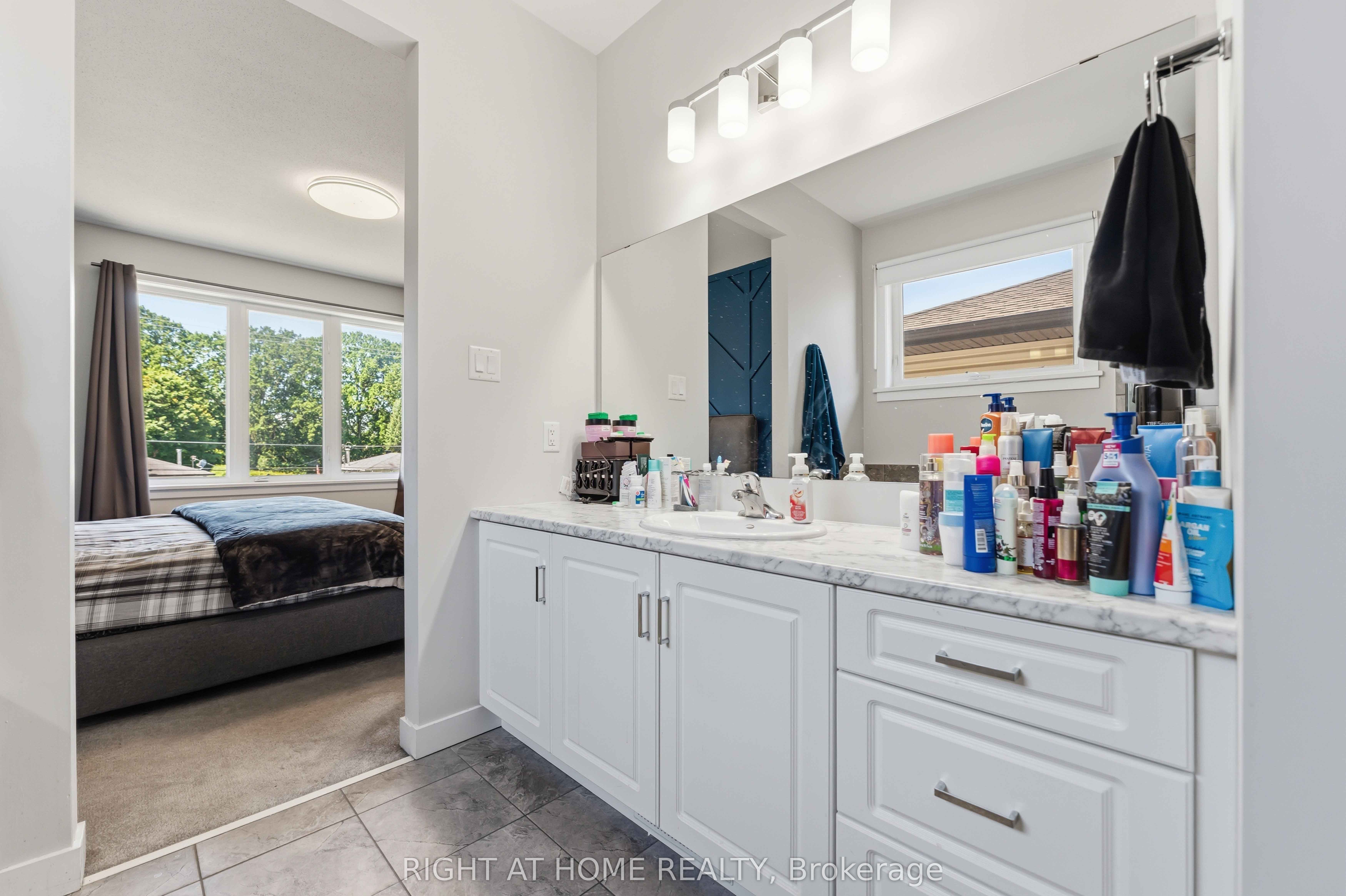 730 Kirkham Crescent Property Photo 27