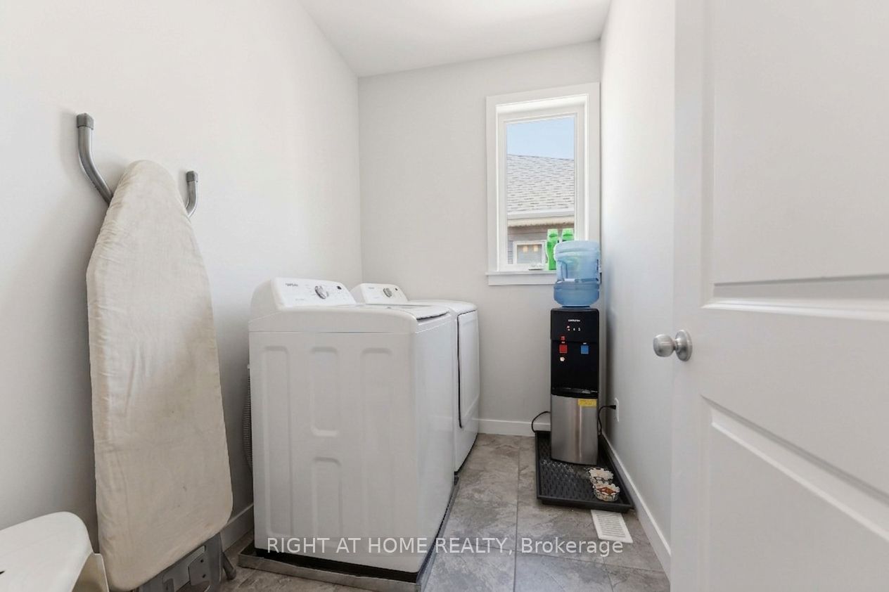 730 Kirkham Crescent Property Photo 31