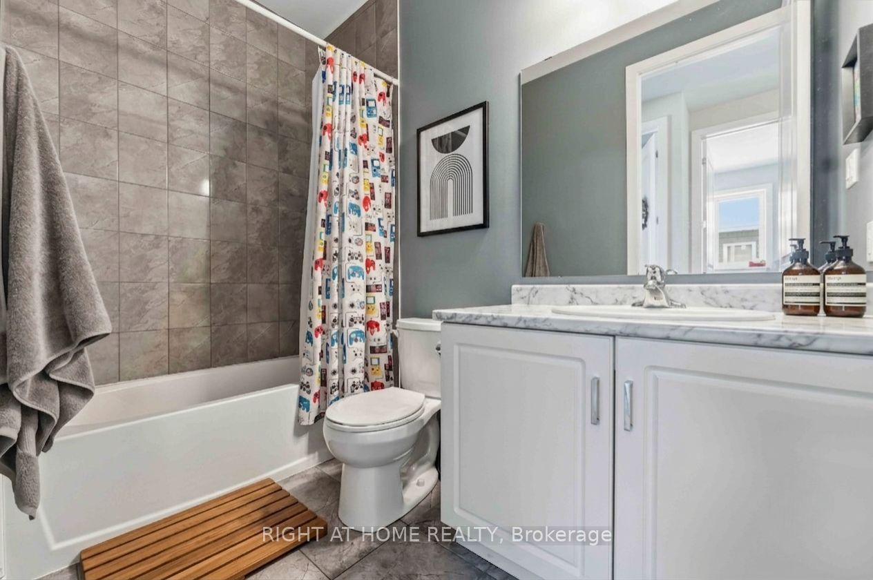 730 Kirkham Crescent Property Photo 32