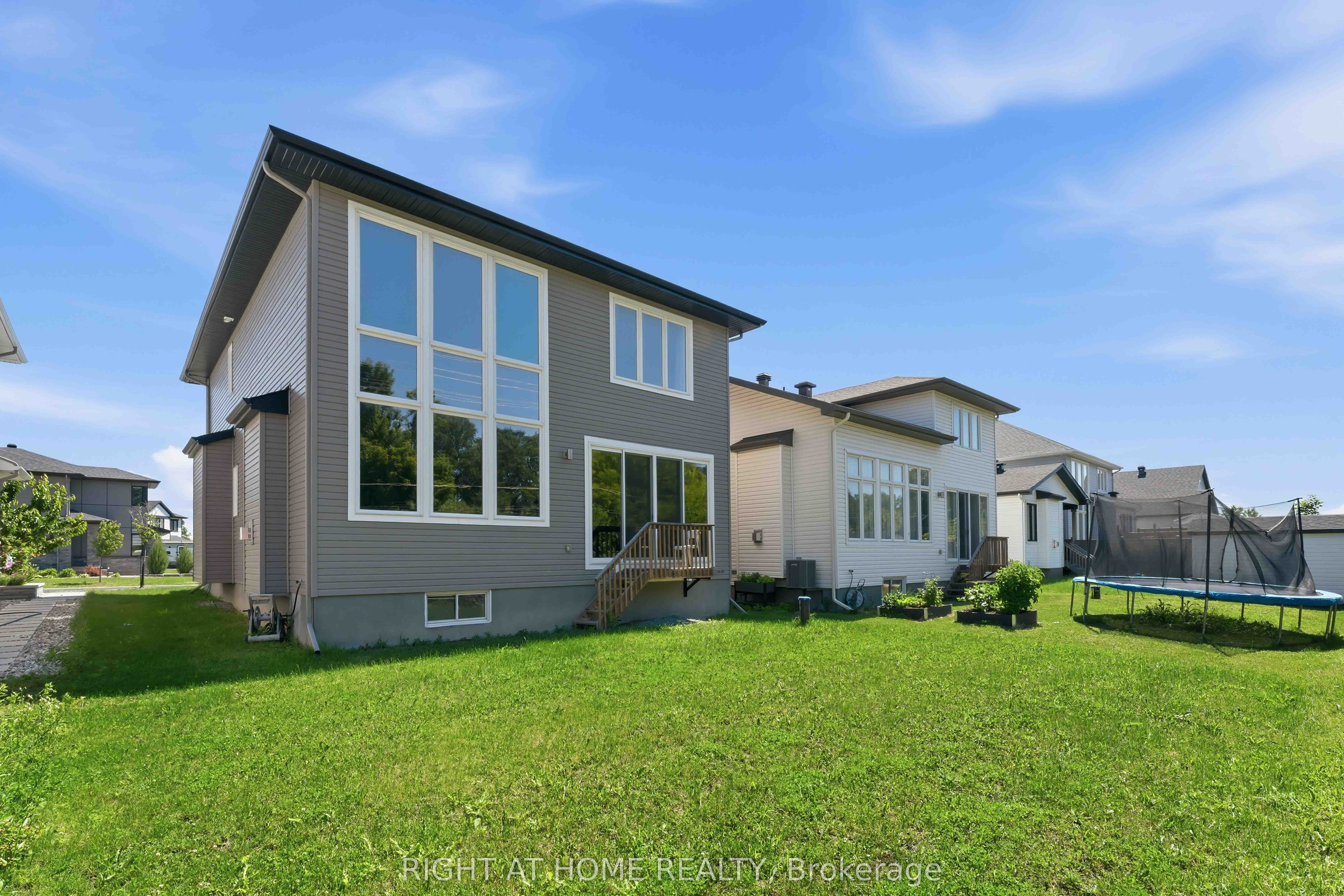 730 Kirkham Crescent Property Photo 35