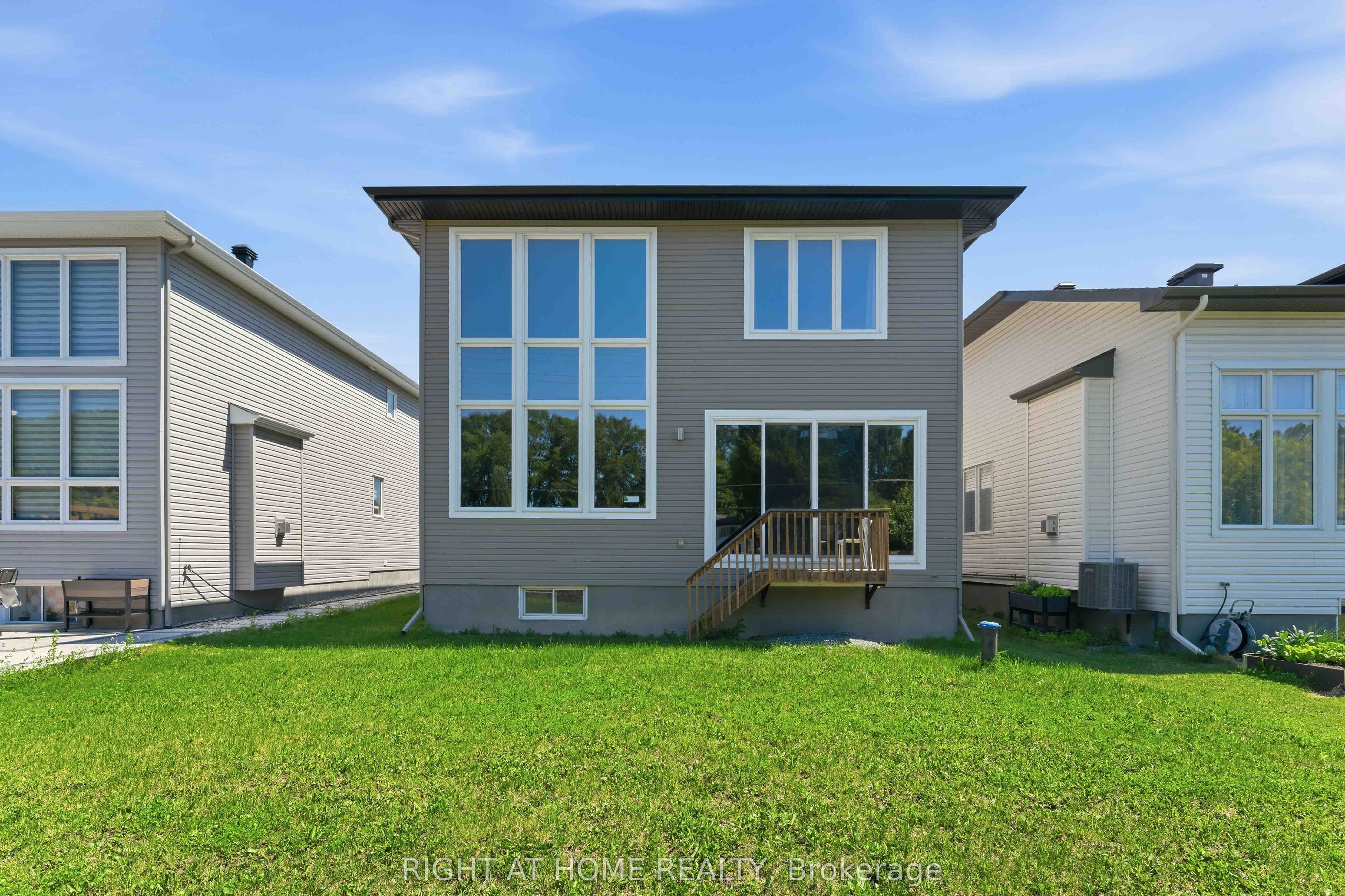 730 Kirkham Crescent Property Photo 36