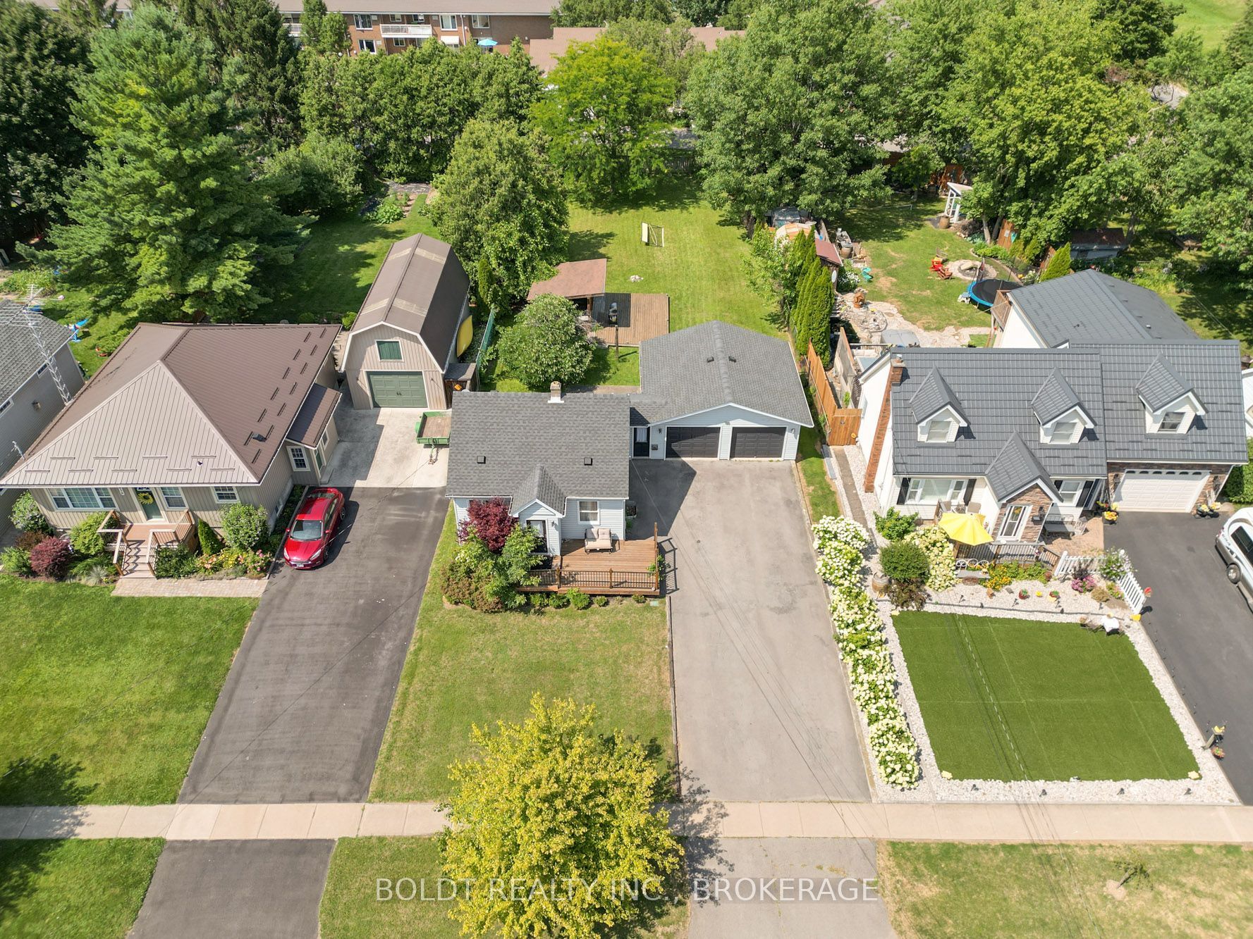 642 PENNER Road Property Photo 1