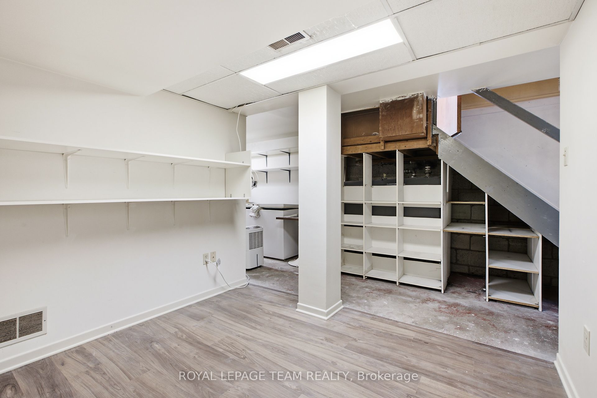 1020 Riddell Avenue S Property Photo 23