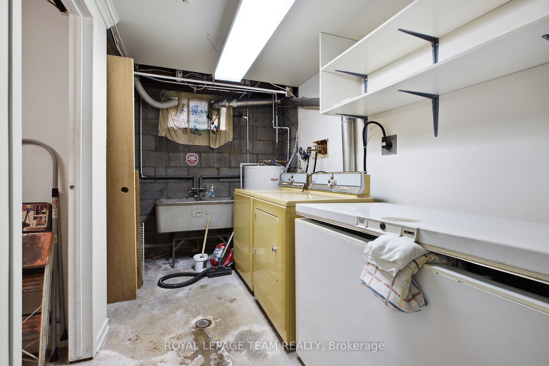 1020 Riddell Avenue S Property Photo 25