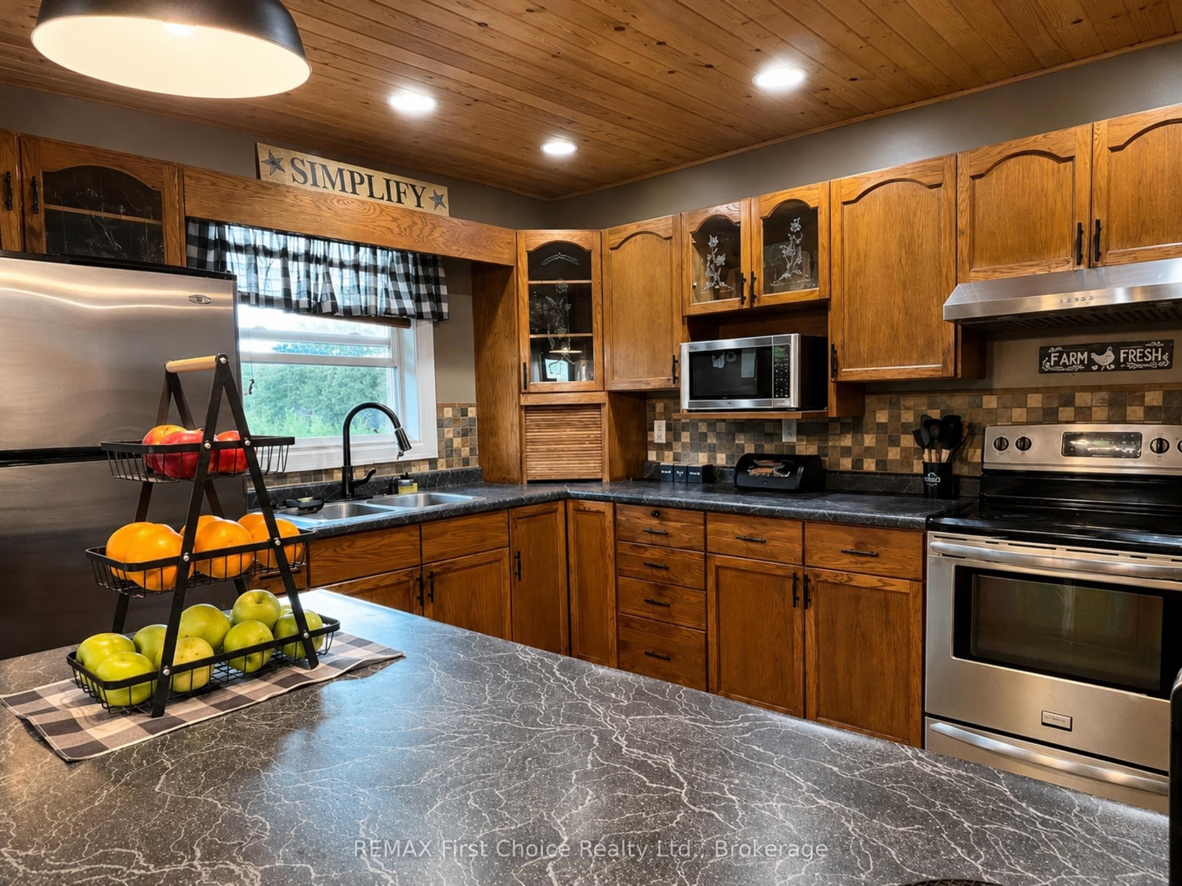 661 Stewart Road Property Photo 23