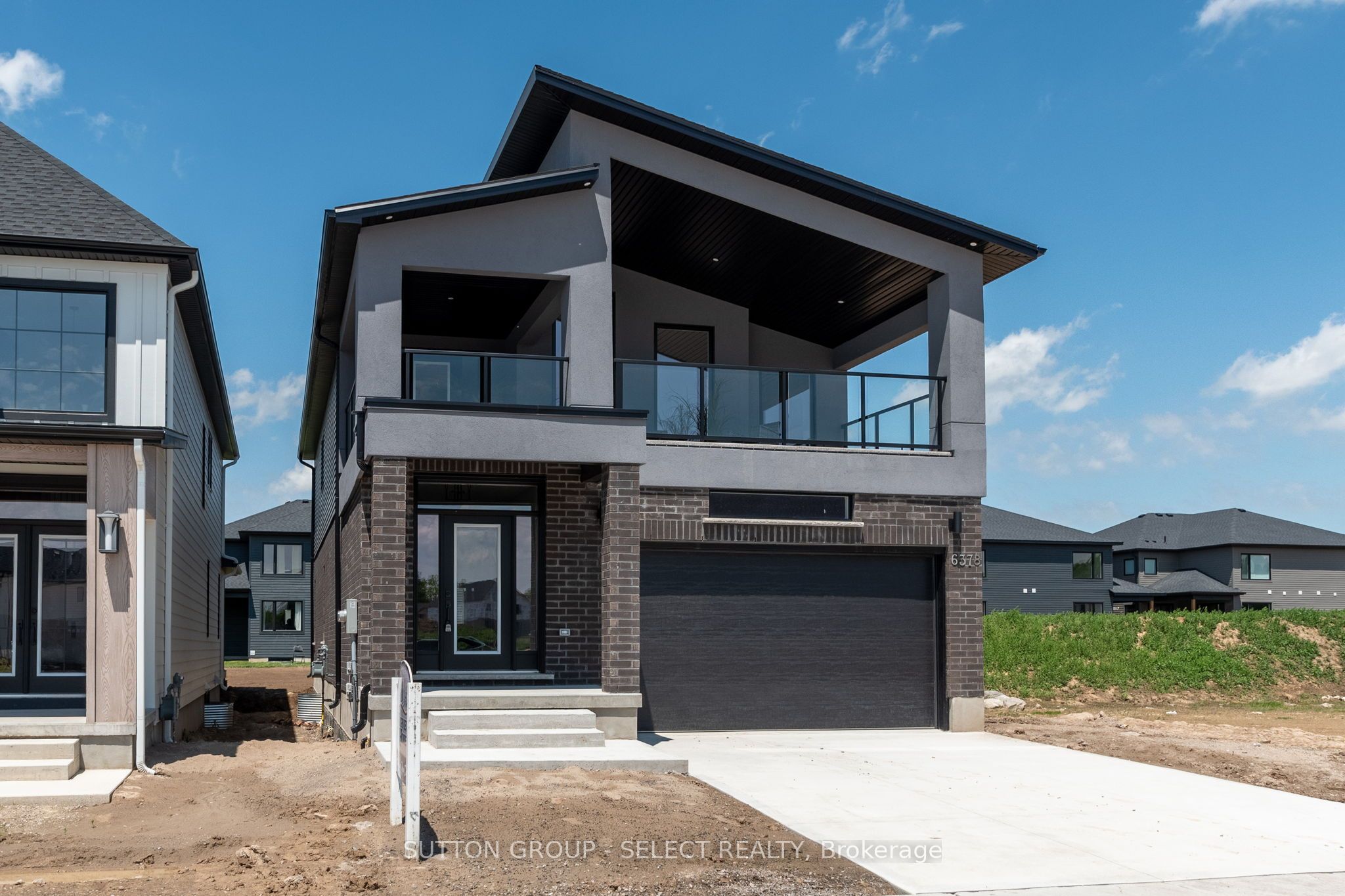 6342 HEATHWOODS Avenue Property Photo 1
