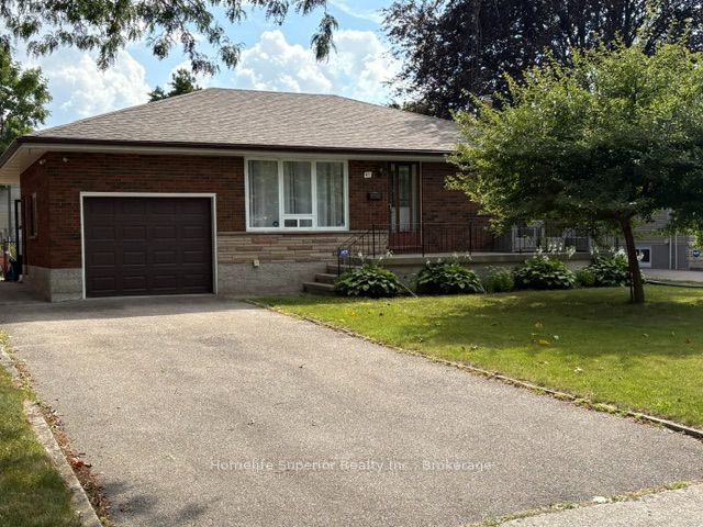 41 Wiltshire Drive N Property Photo 1