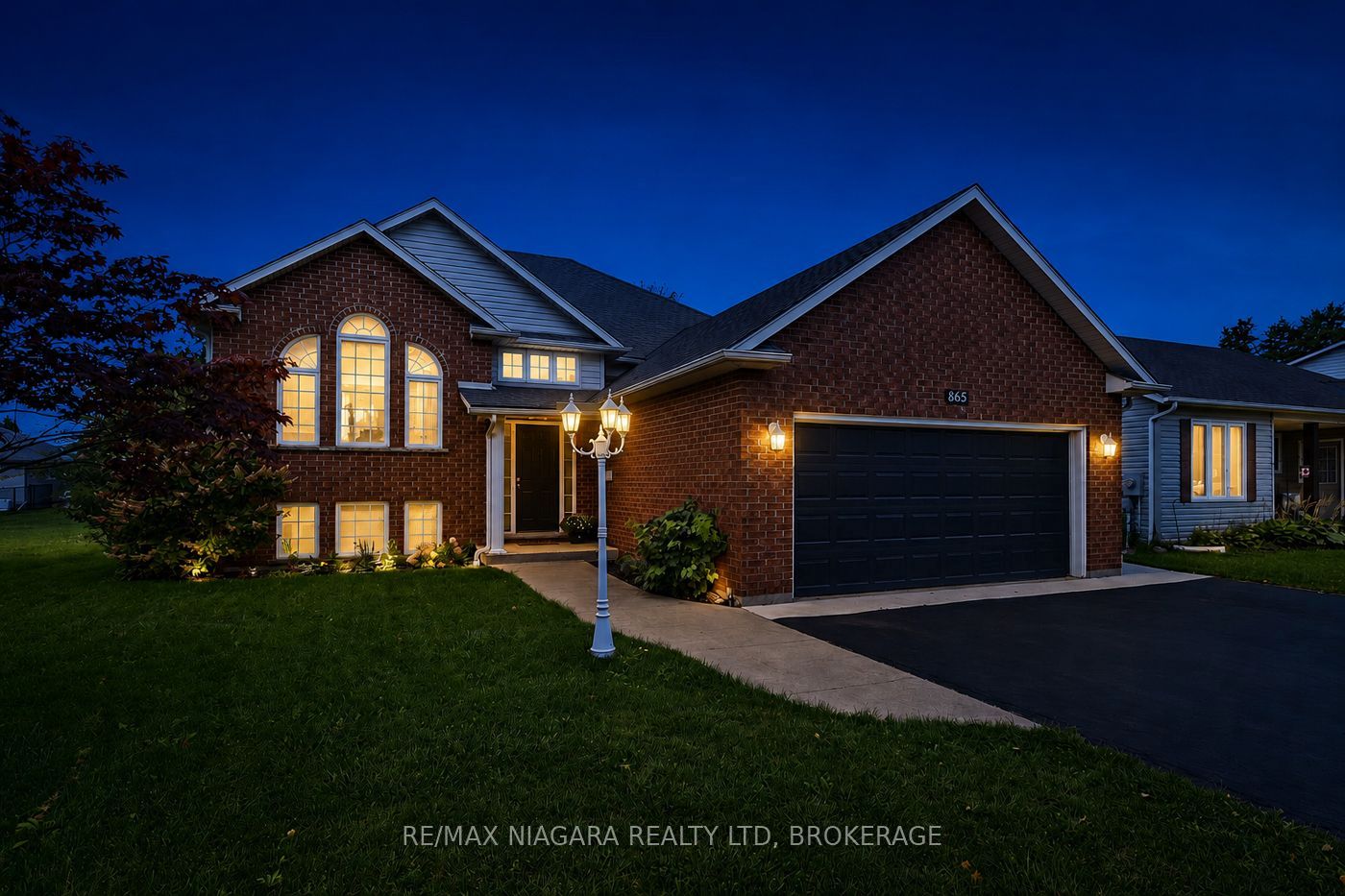 865 Canada Drive Property Photo 1