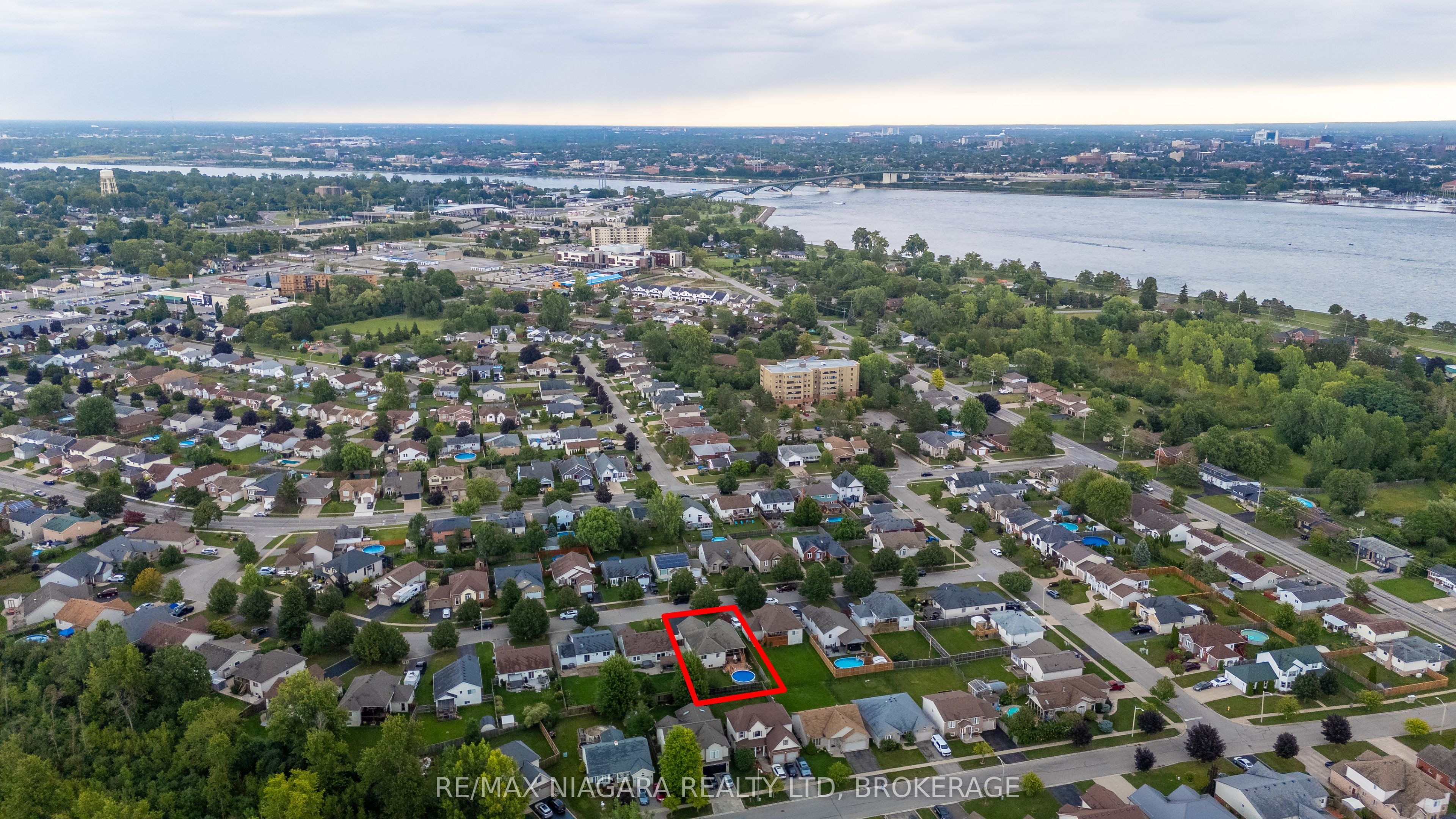 865 Canada Drive Property Photo 3