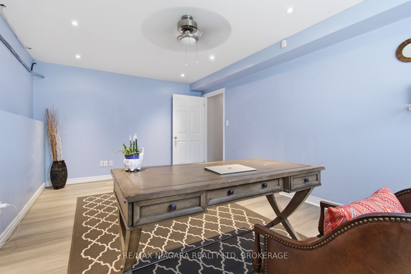 865 Canada Drive Property Photo 10