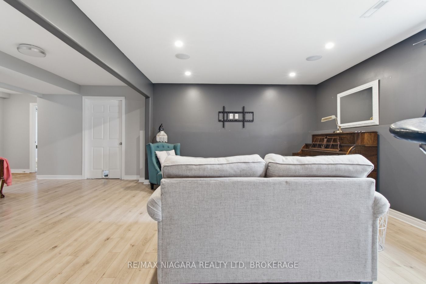 865 Canada Drive Property Photo 16