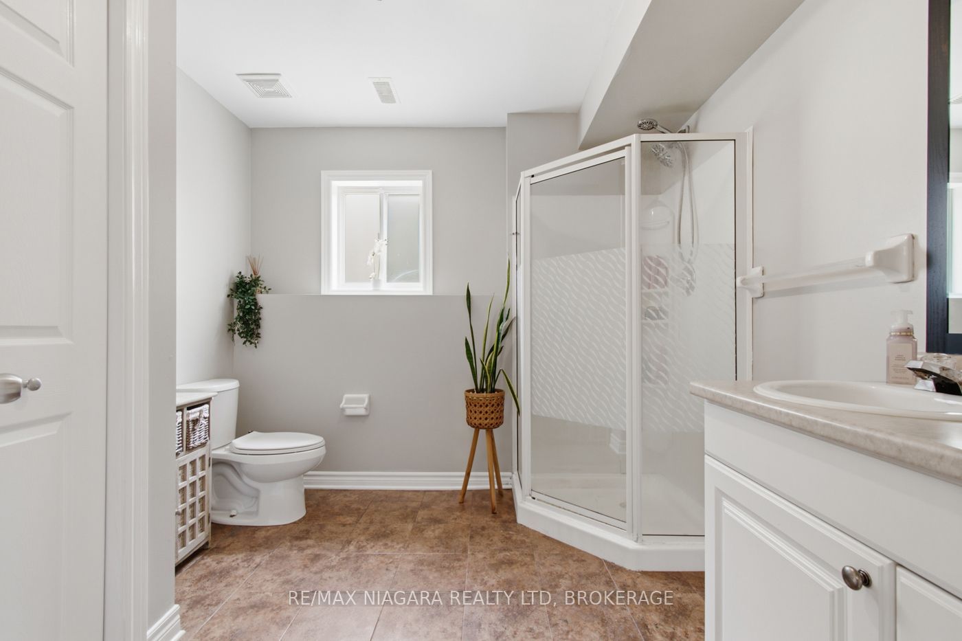 865 Canada Drive Property Photo 18