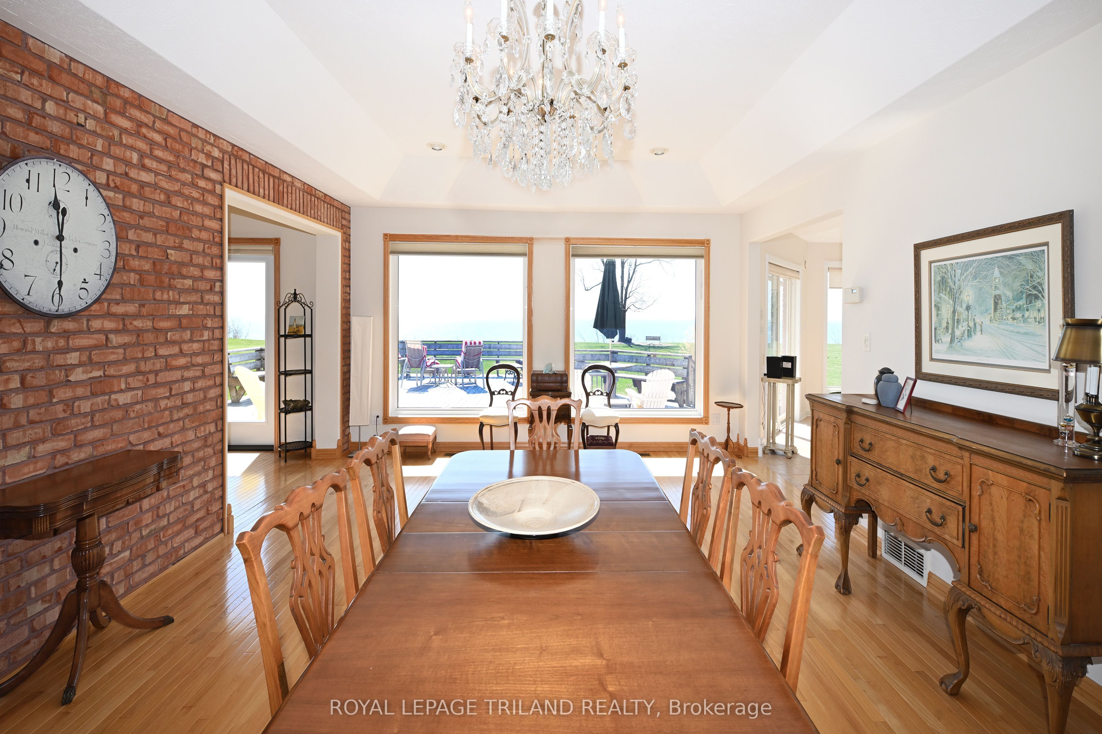 7154 Talbot Trail Property Photo 9