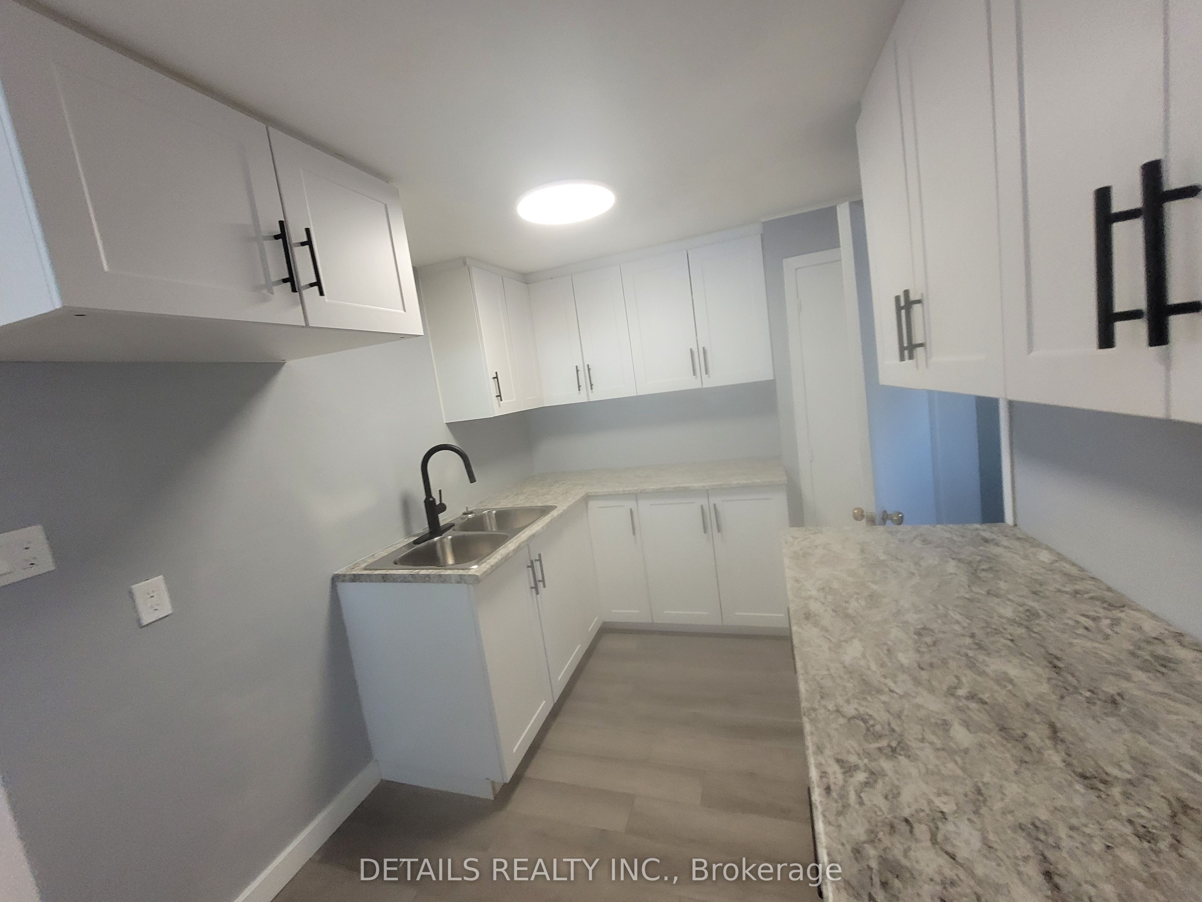 4559 Ste Catherine Street Property Photo 2