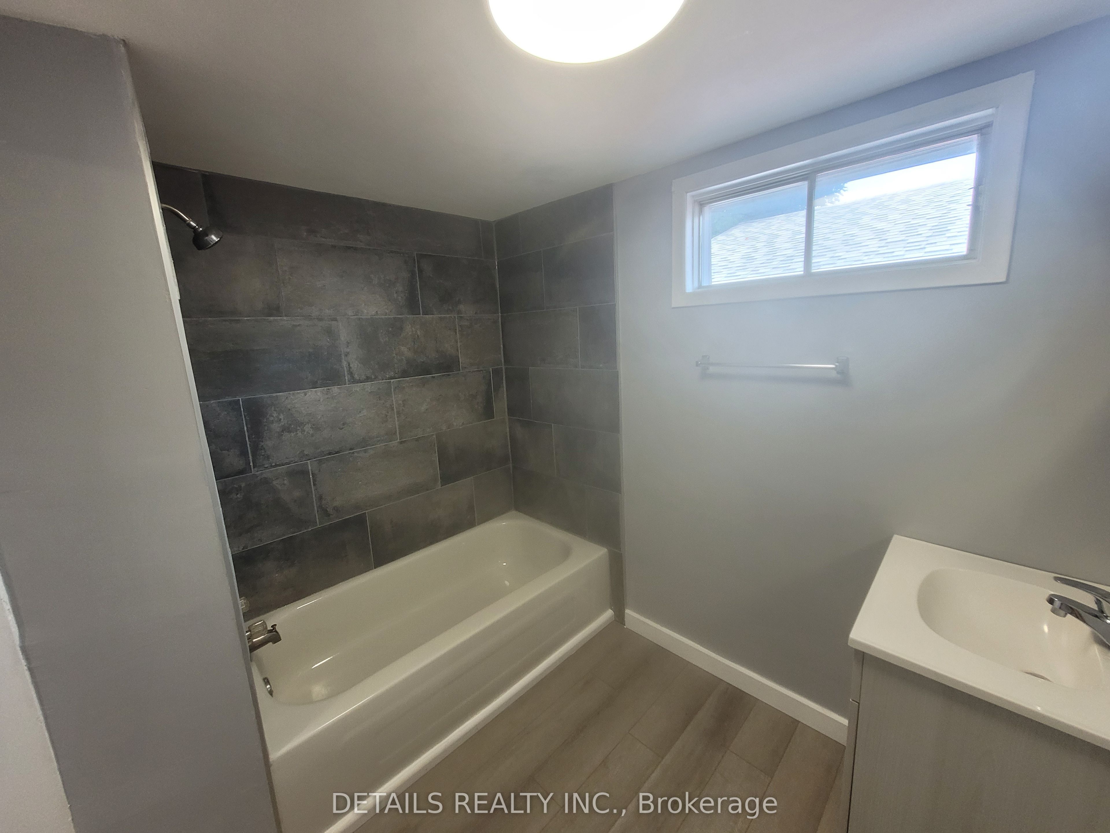 4559 Ste Catherine Street Property Photo 7