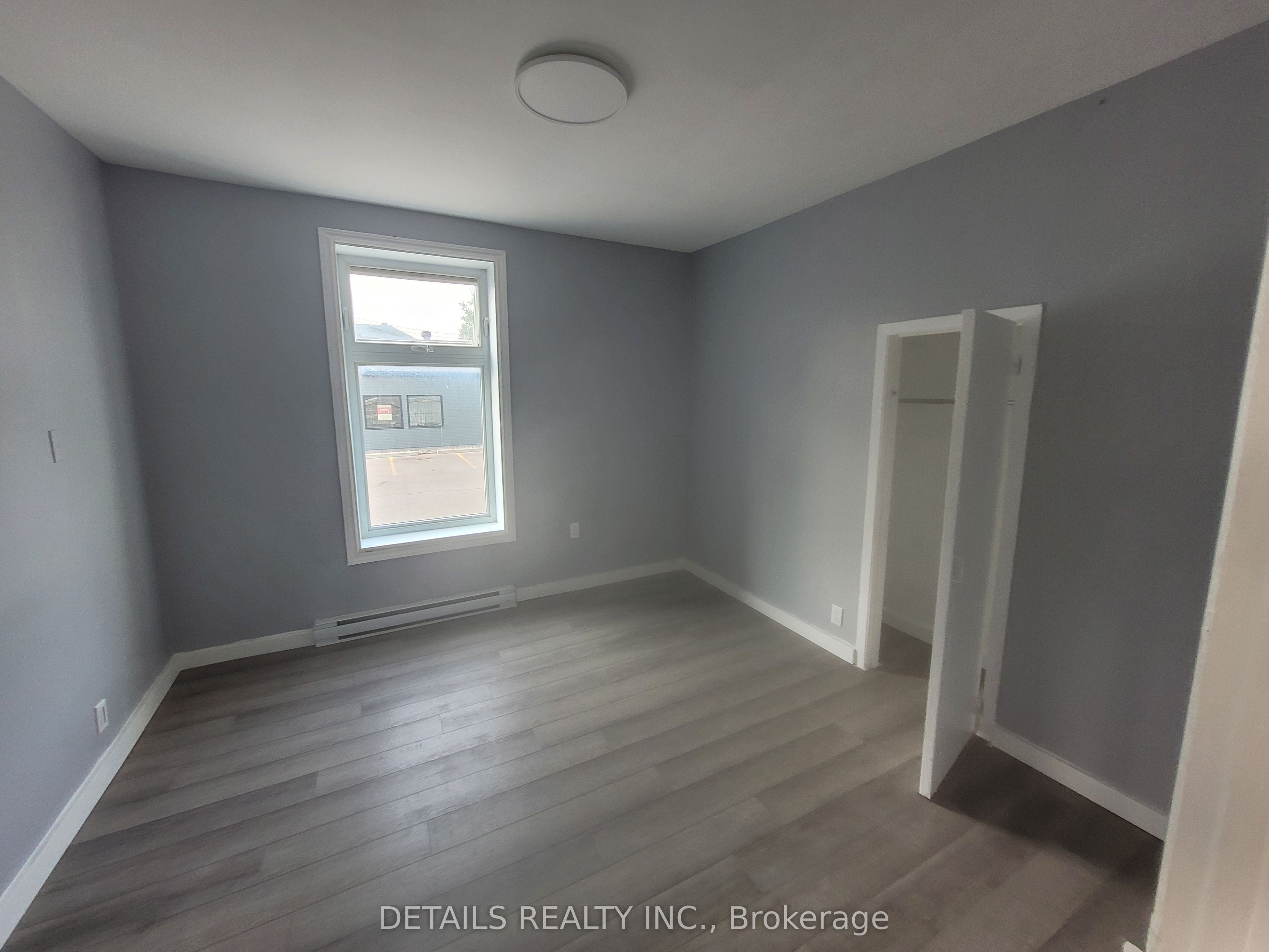 4559 Ste Catherine Street Property Photo 8