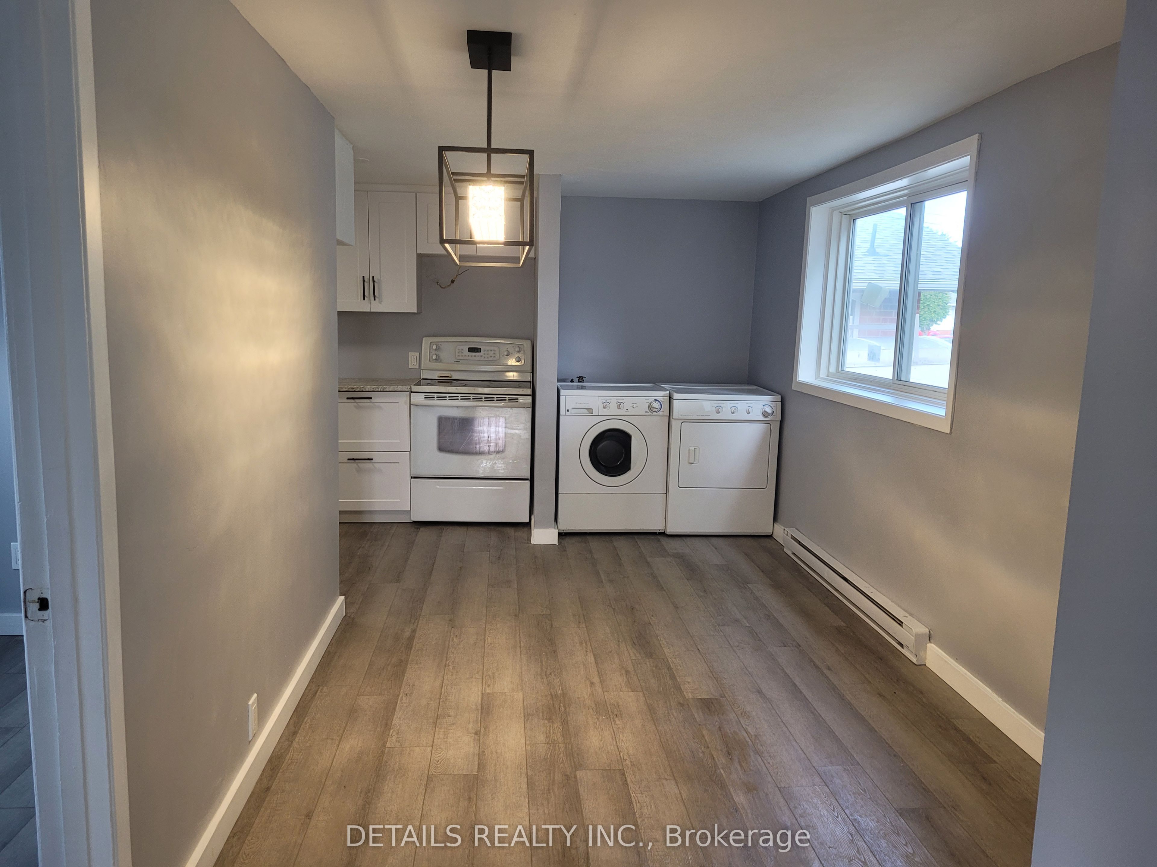 4559 Ste Catherine Street Property Photo 10