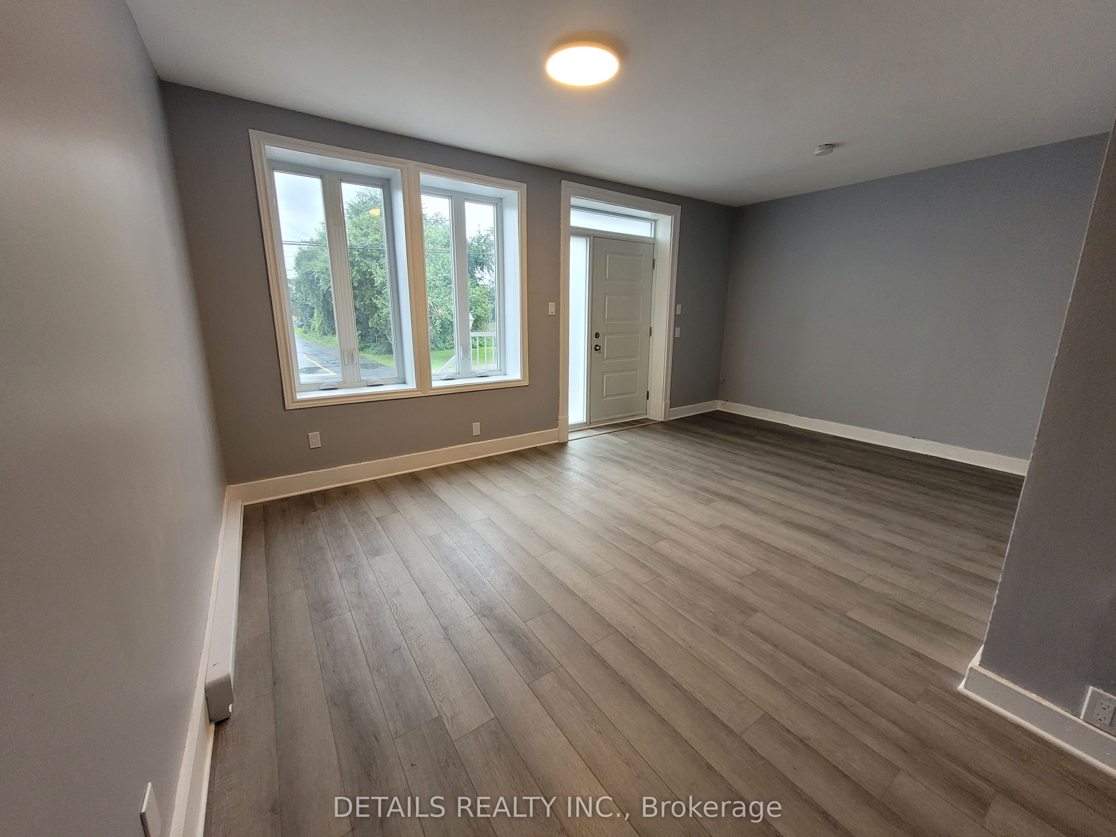 4559 Ste Catherine Street Property Photo 13
