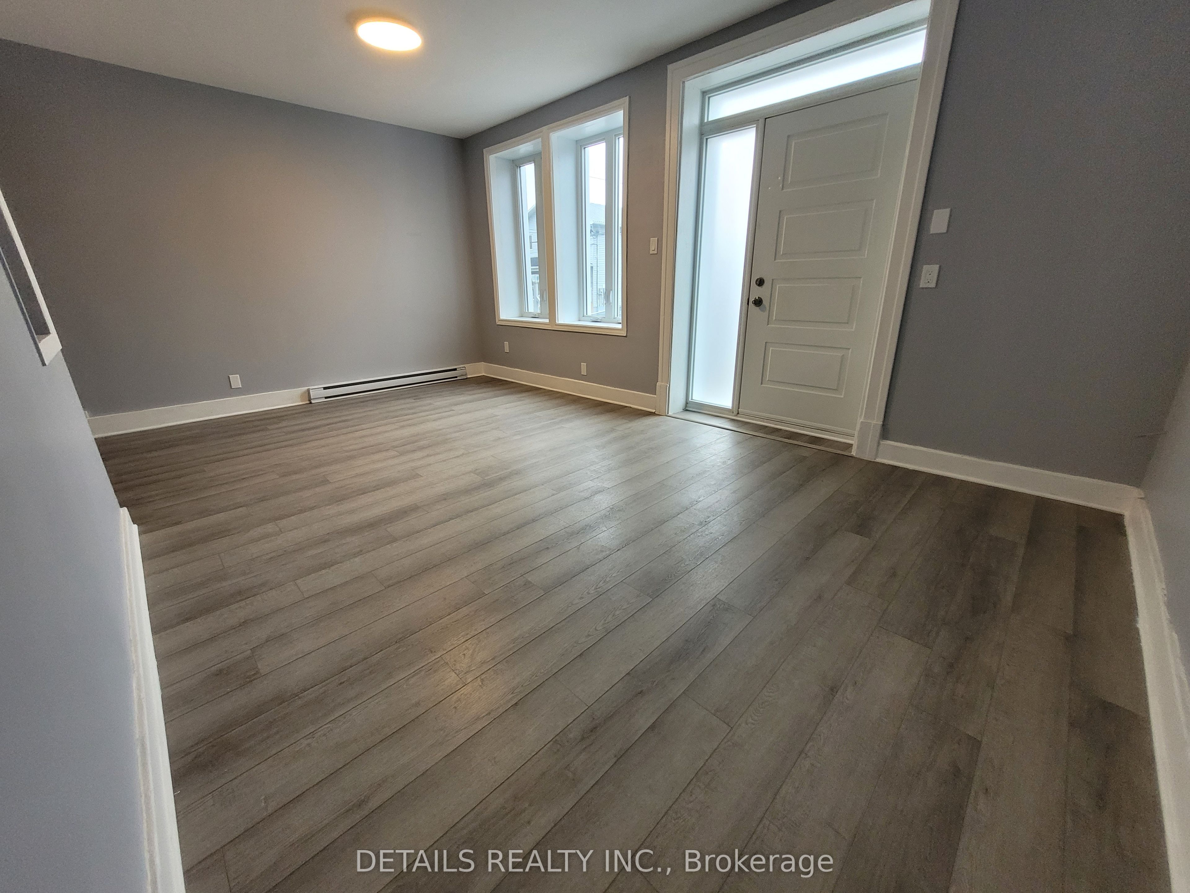 4559 Ste Catherine Street Property Photo 14