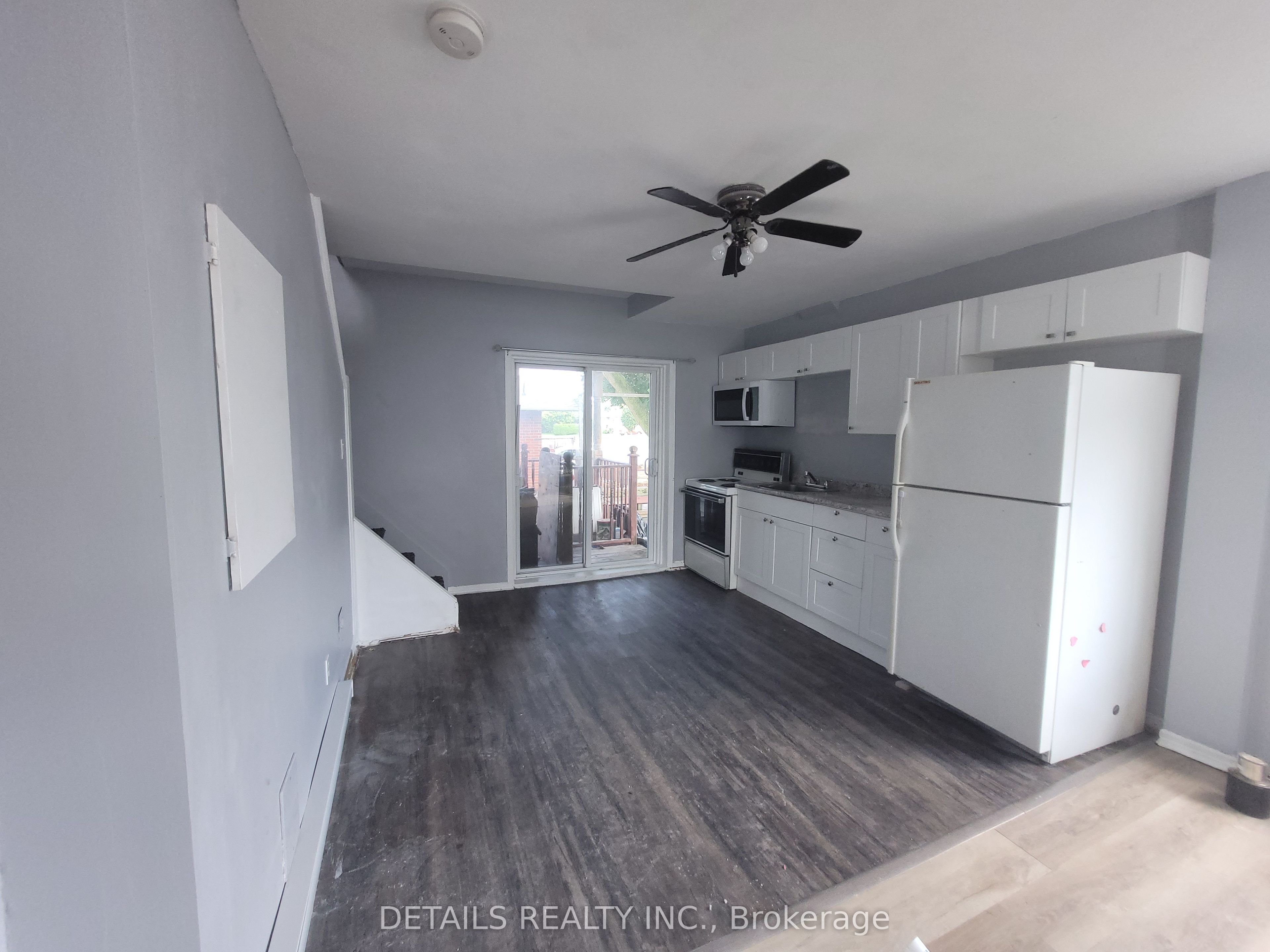 4559 Ste Catherine Street Property Photo 17