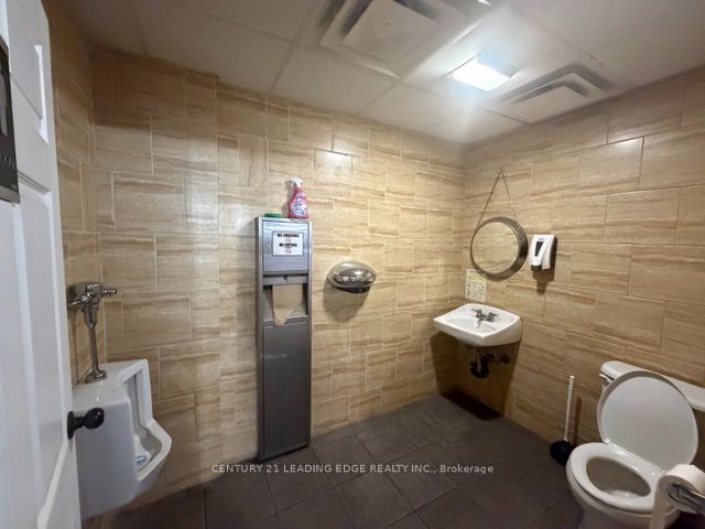 775 Barton Street E 1/2 Property Photo 10