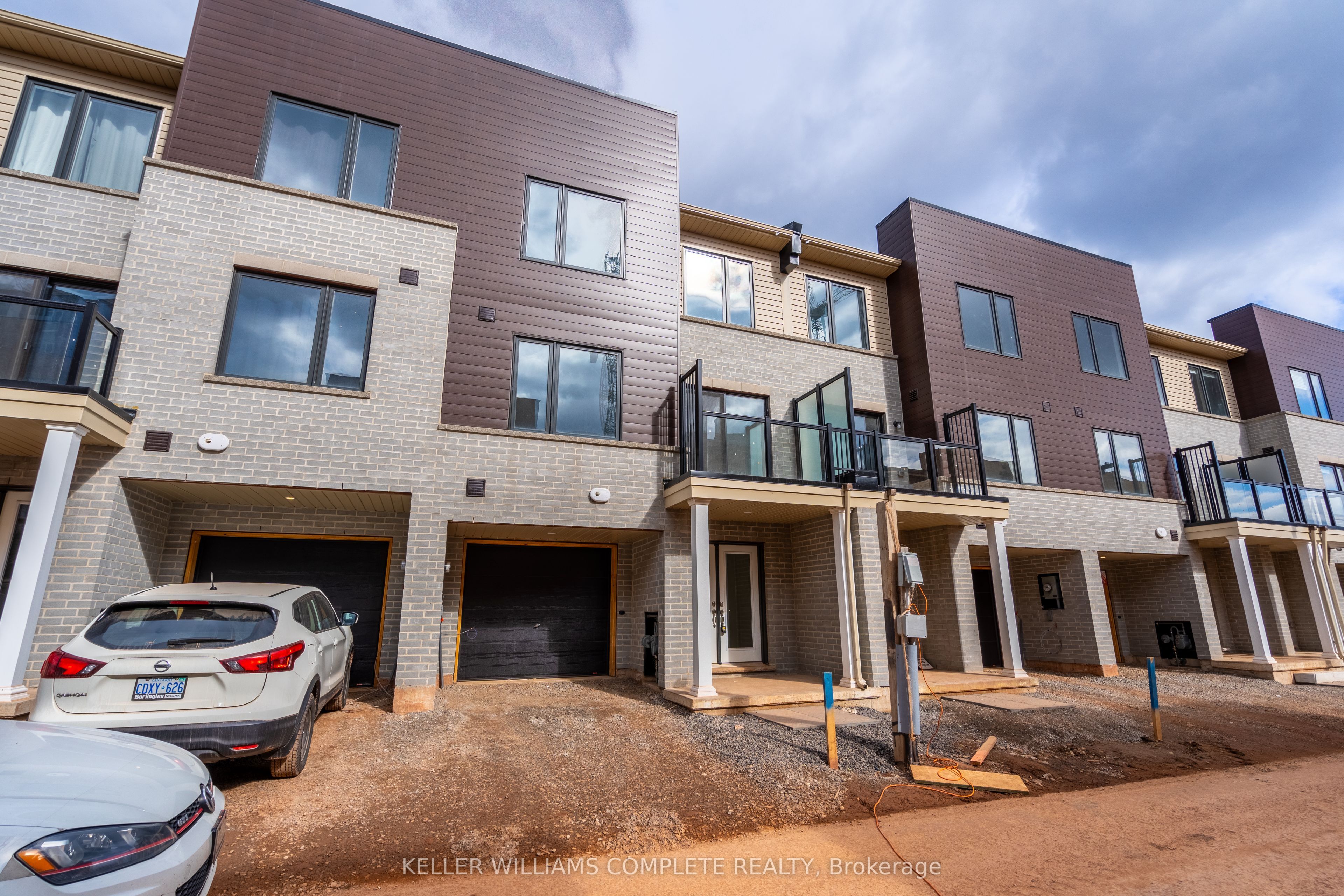 23 DRYDEN Lane Property Photo 1