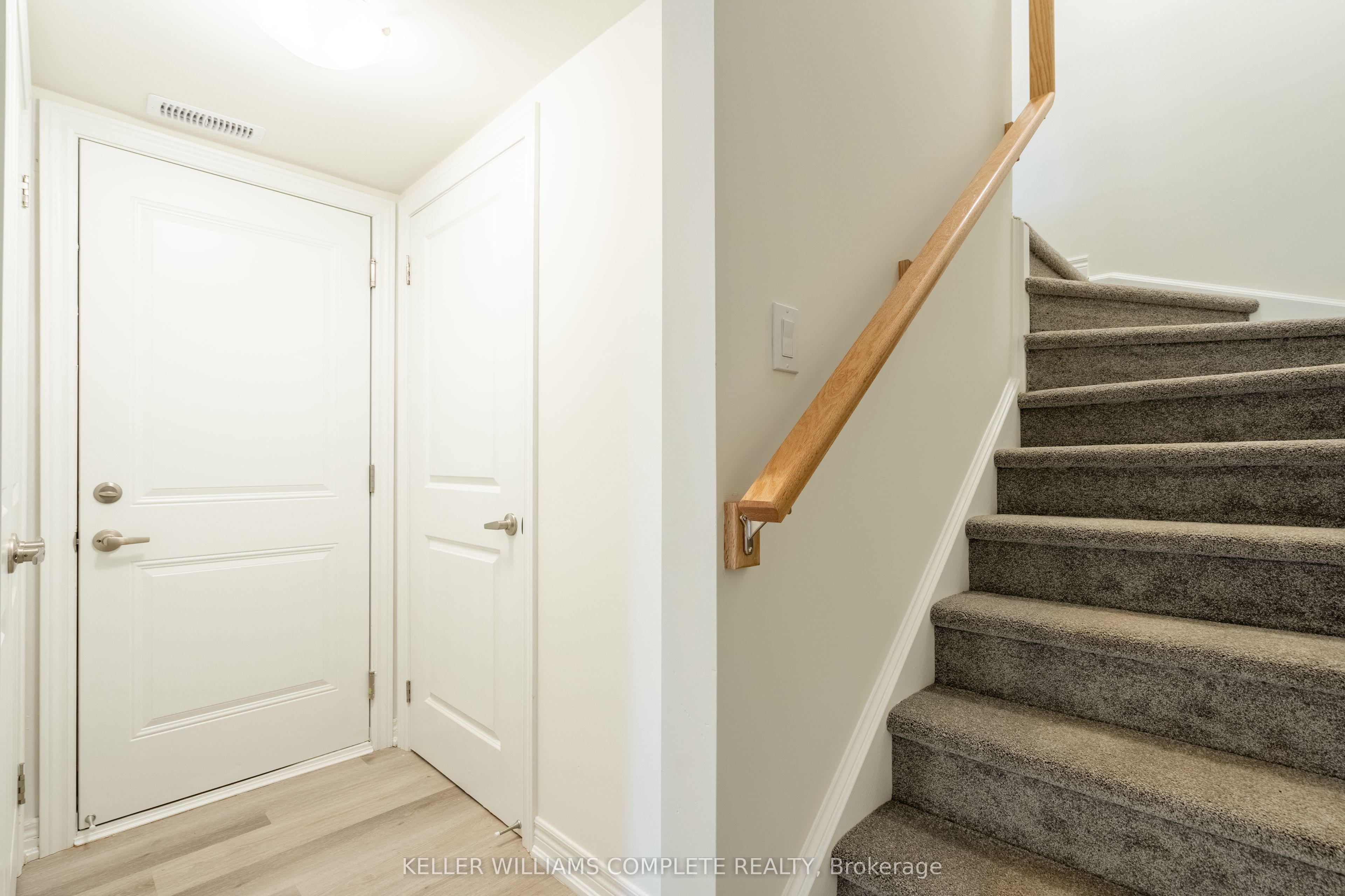 23 Dryden Lane Property Photo 8