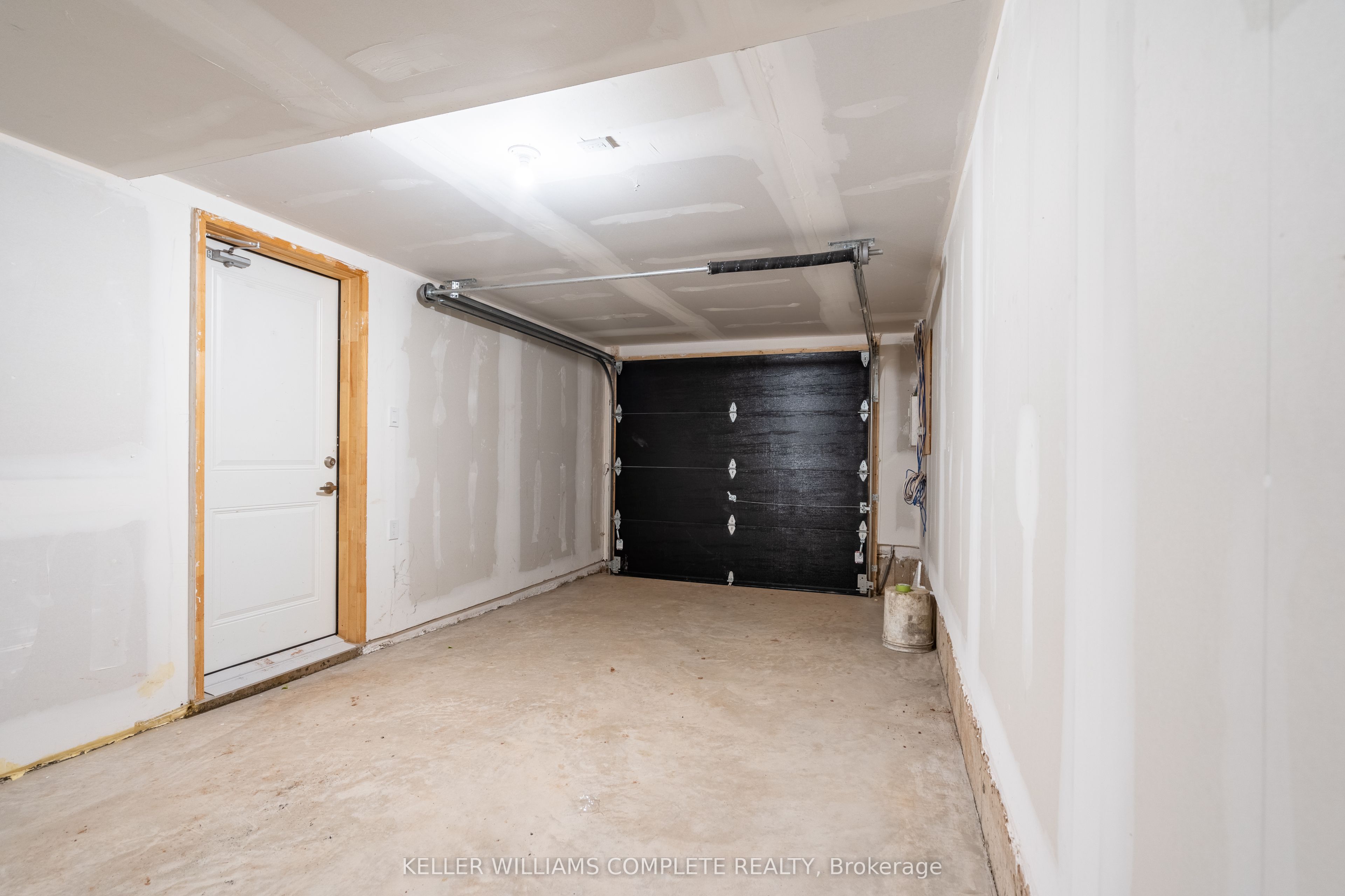23 Dryden Lane Property Photo 10