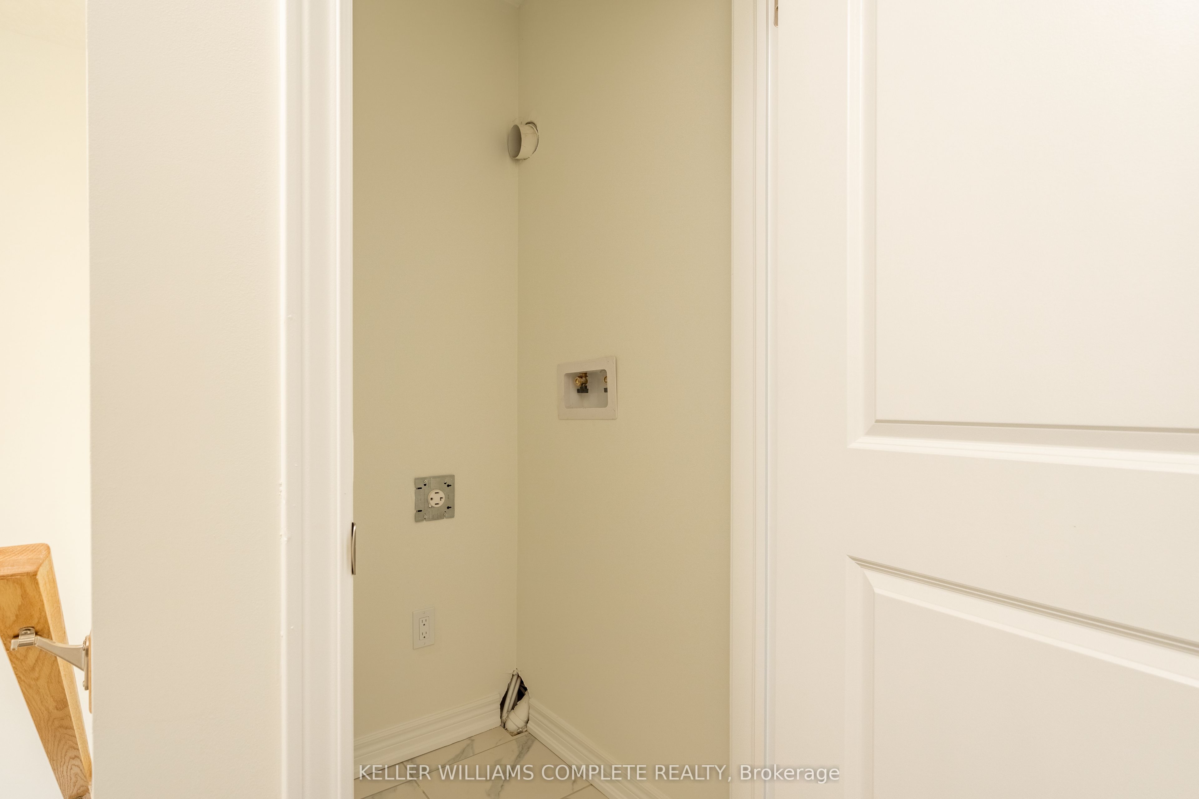 23 Dryden Lane Property Photo 28