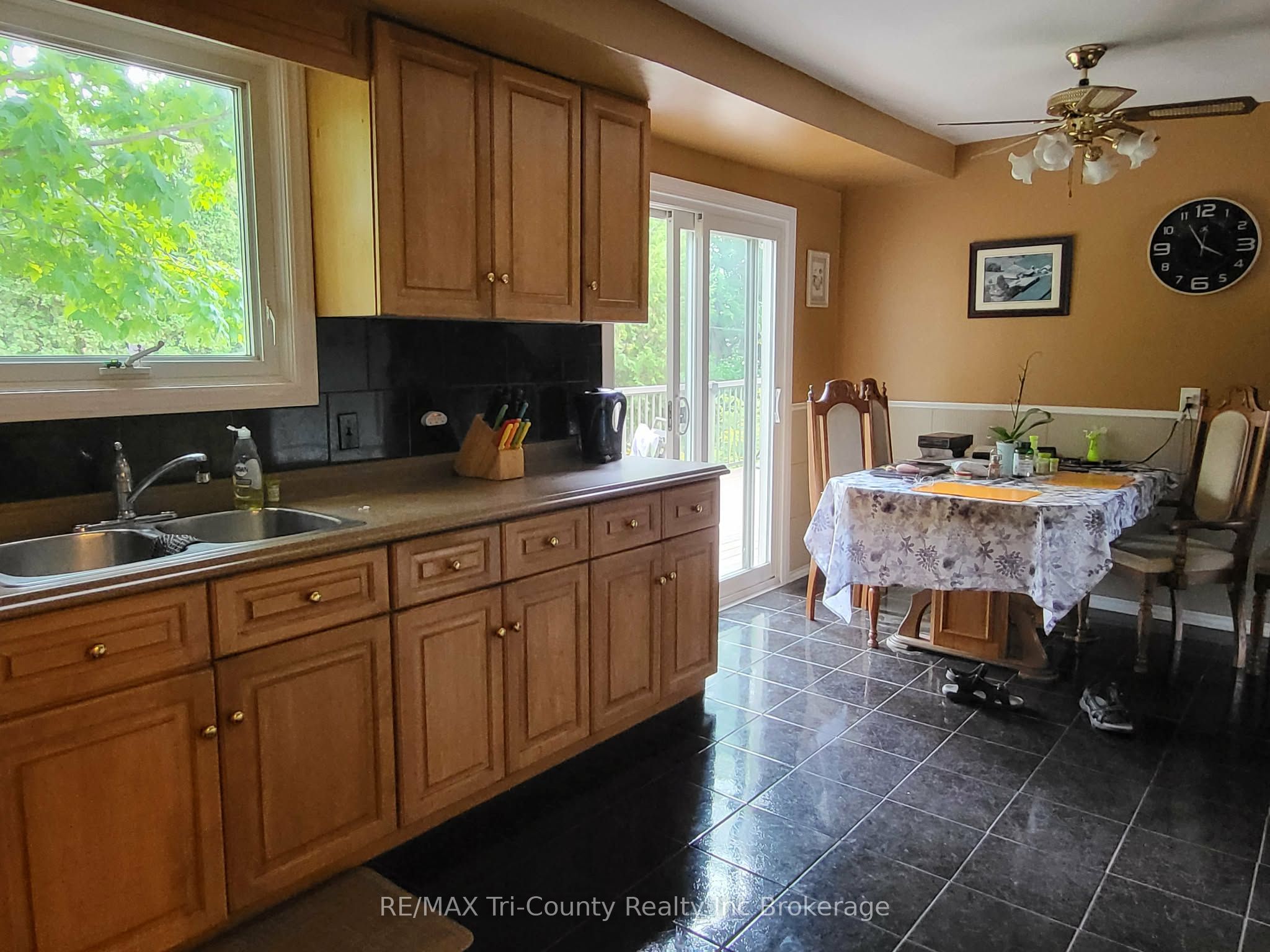 446 Norwich Avenue Property Photo 6
