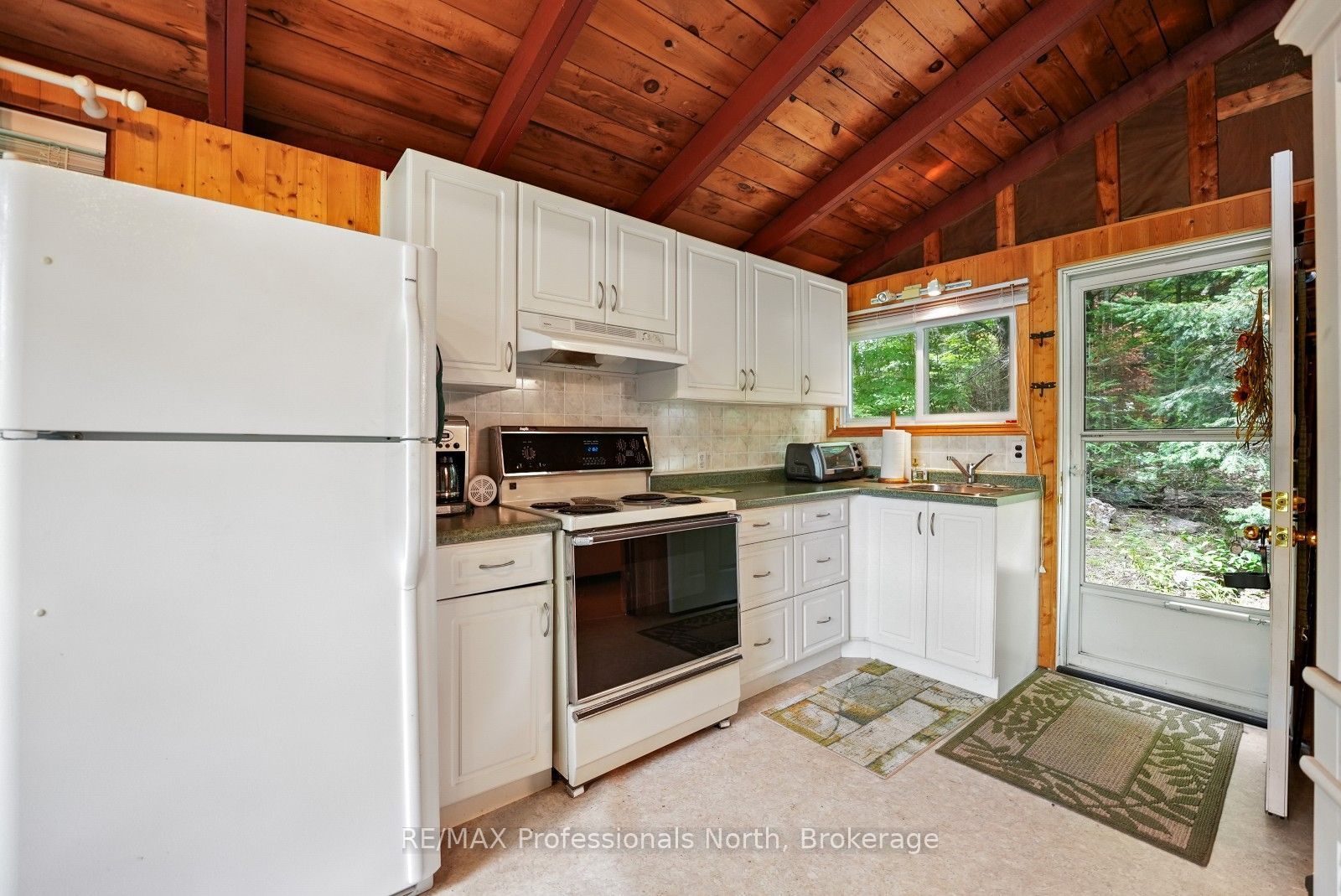 1041 Penny Lane Property Photo 5
