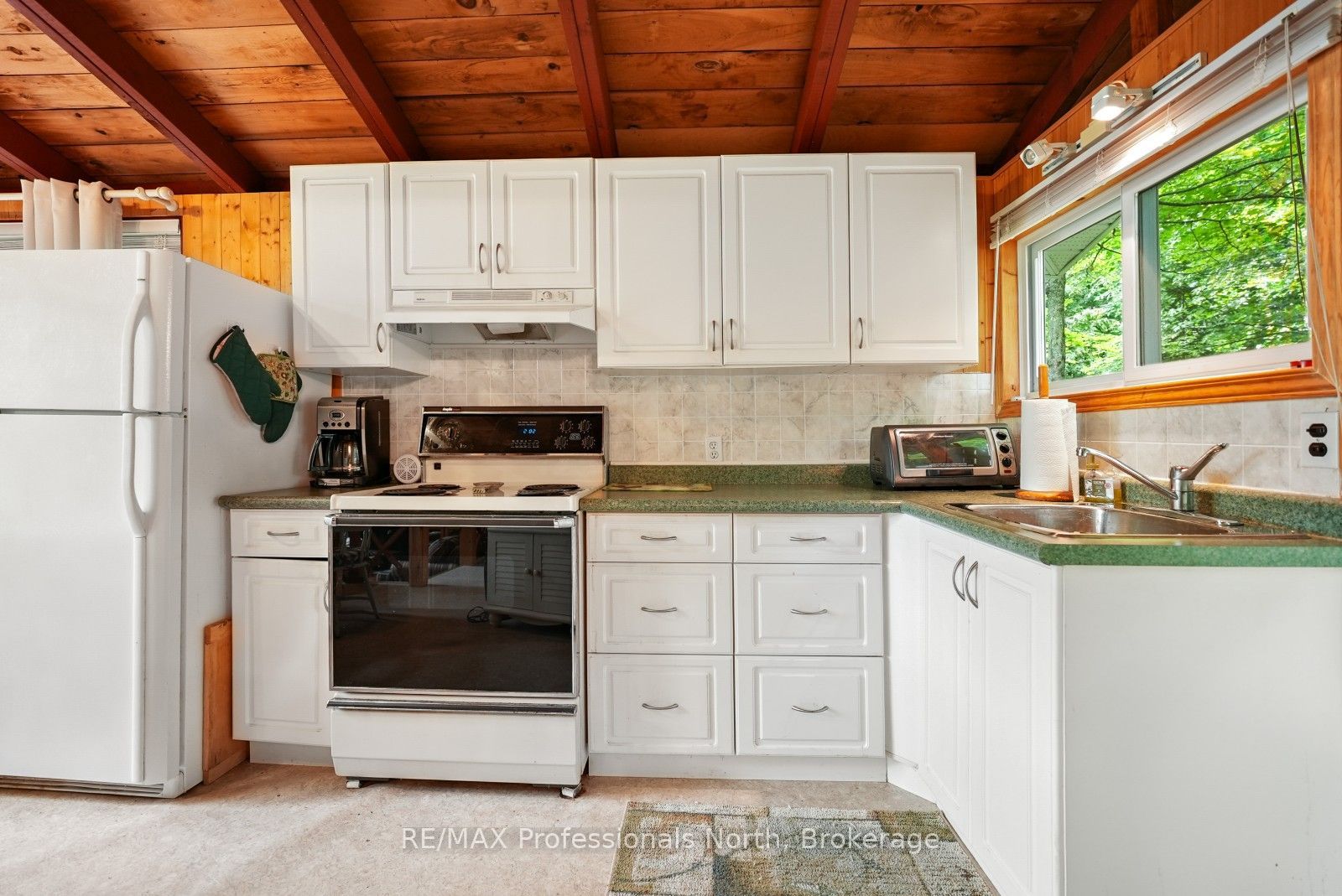 1041 Penny Lane Property Photo 10