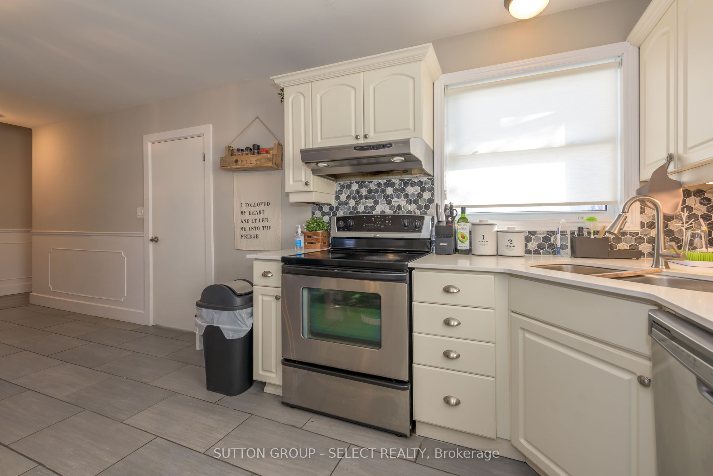 1566 Nairn Avenue Property Photo 4