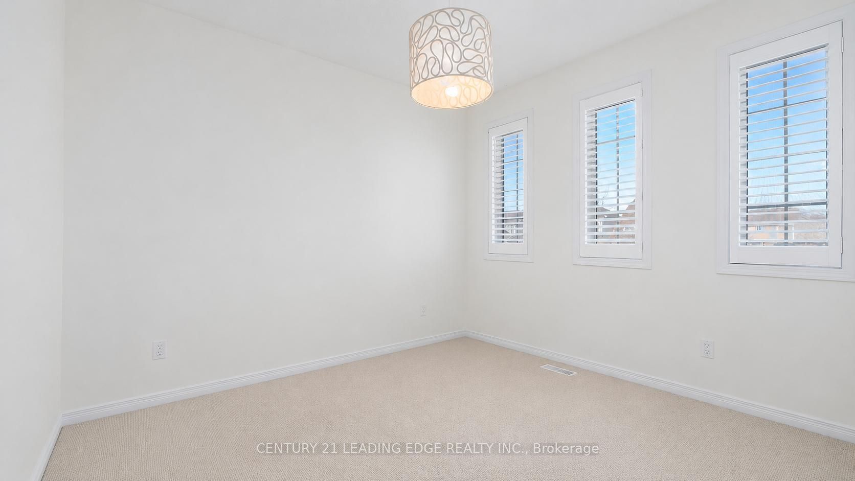 26 Duncan Avenue Property Photo 18