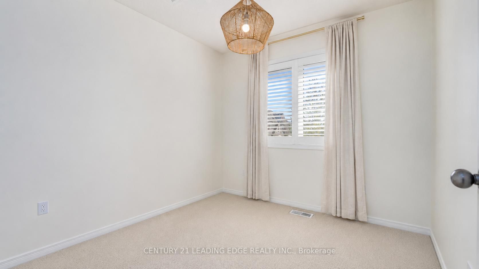 26 Duncan Avenue Property Photo 19