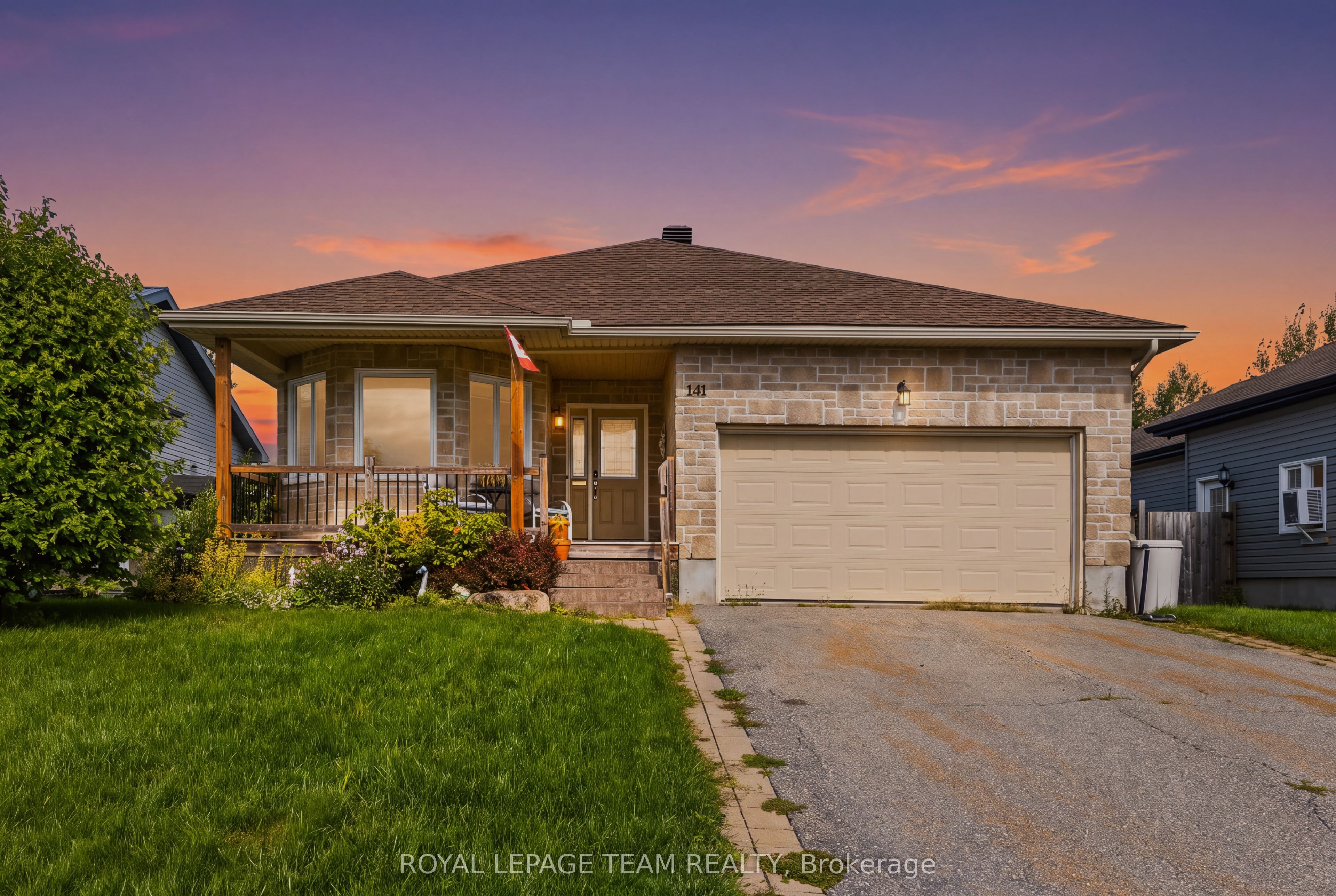 141 Raina Way Property Photo 1