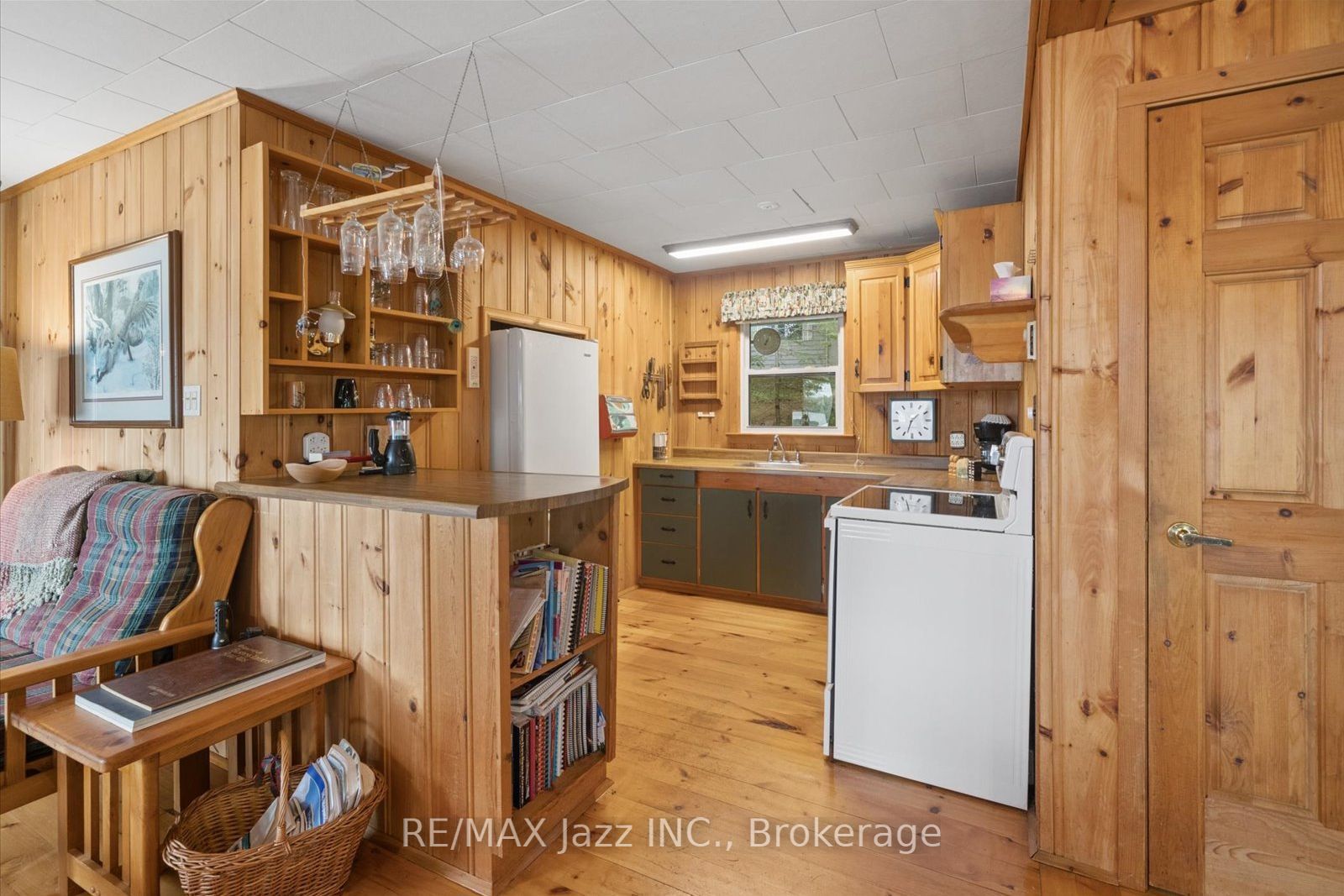 1022 Two Dogs Lane Property Photo 9