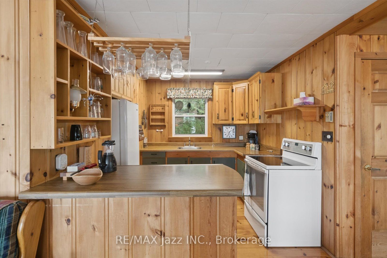 1022 Two Dogs Lane Property Photo 10