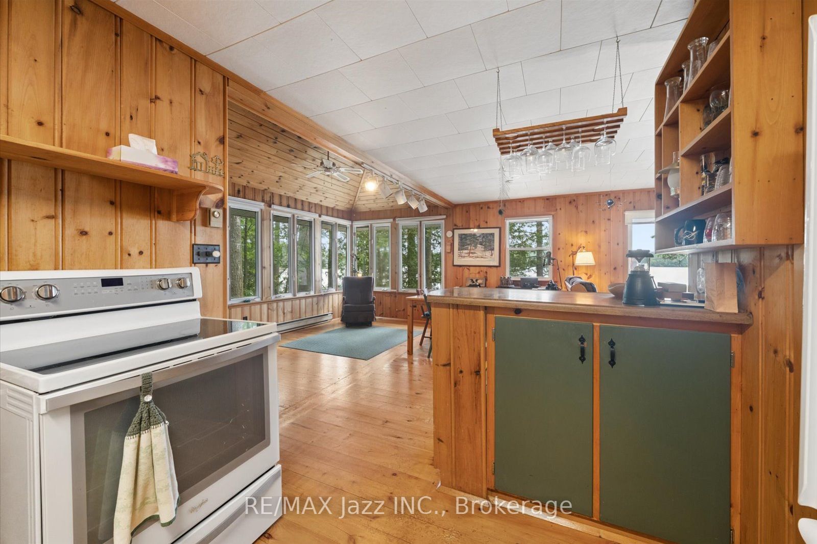 1022 Two Dogs Lane Property Photo 12