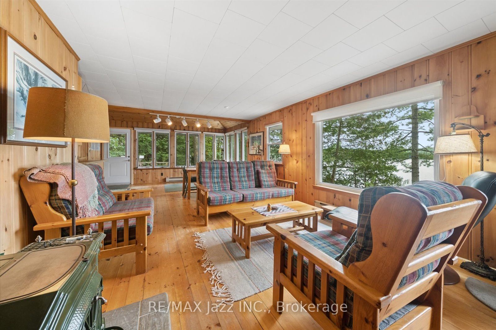 1022 Two Dogs Lane Property Photo 15
