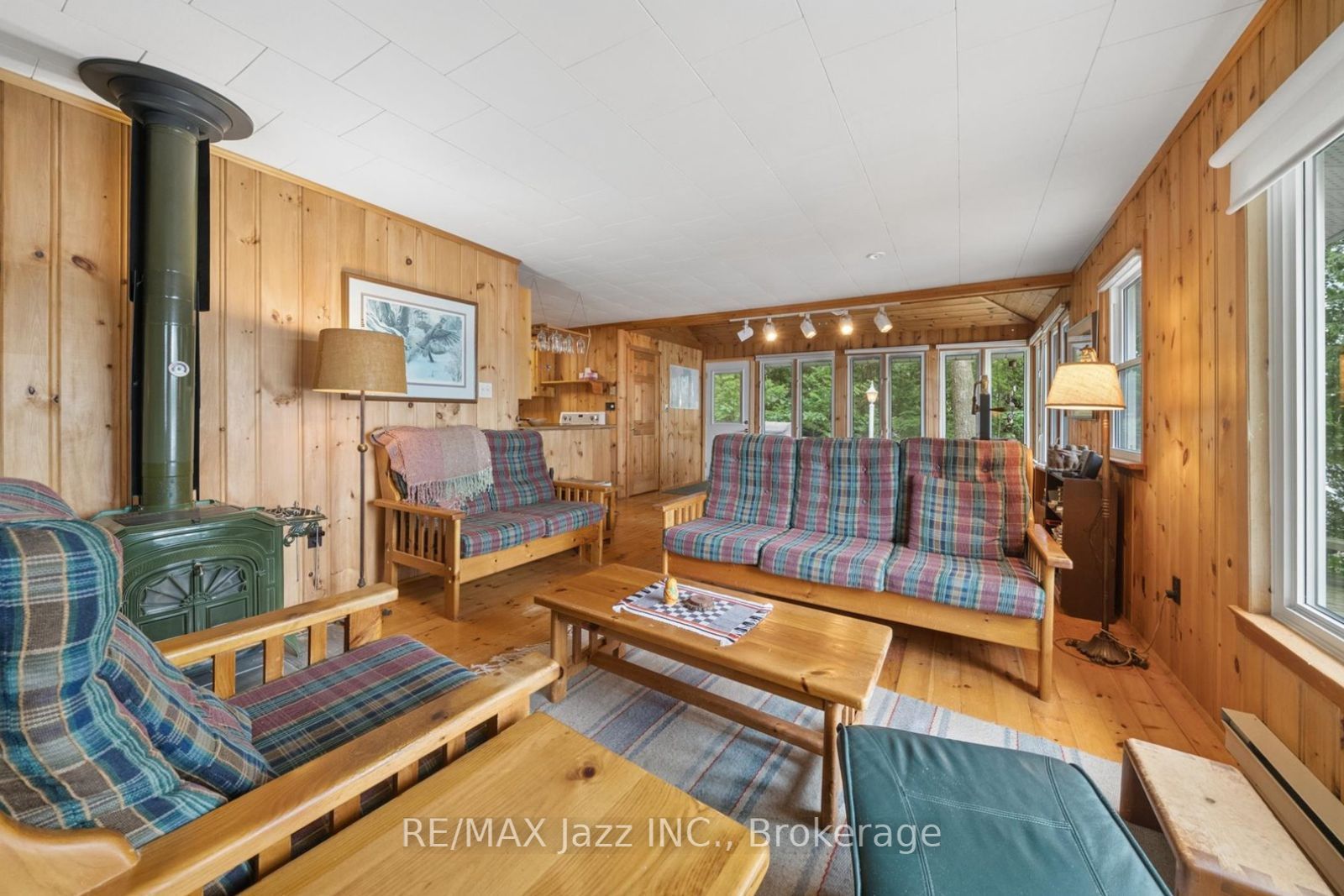 1022 Two Dogs Lane Property Photo 16