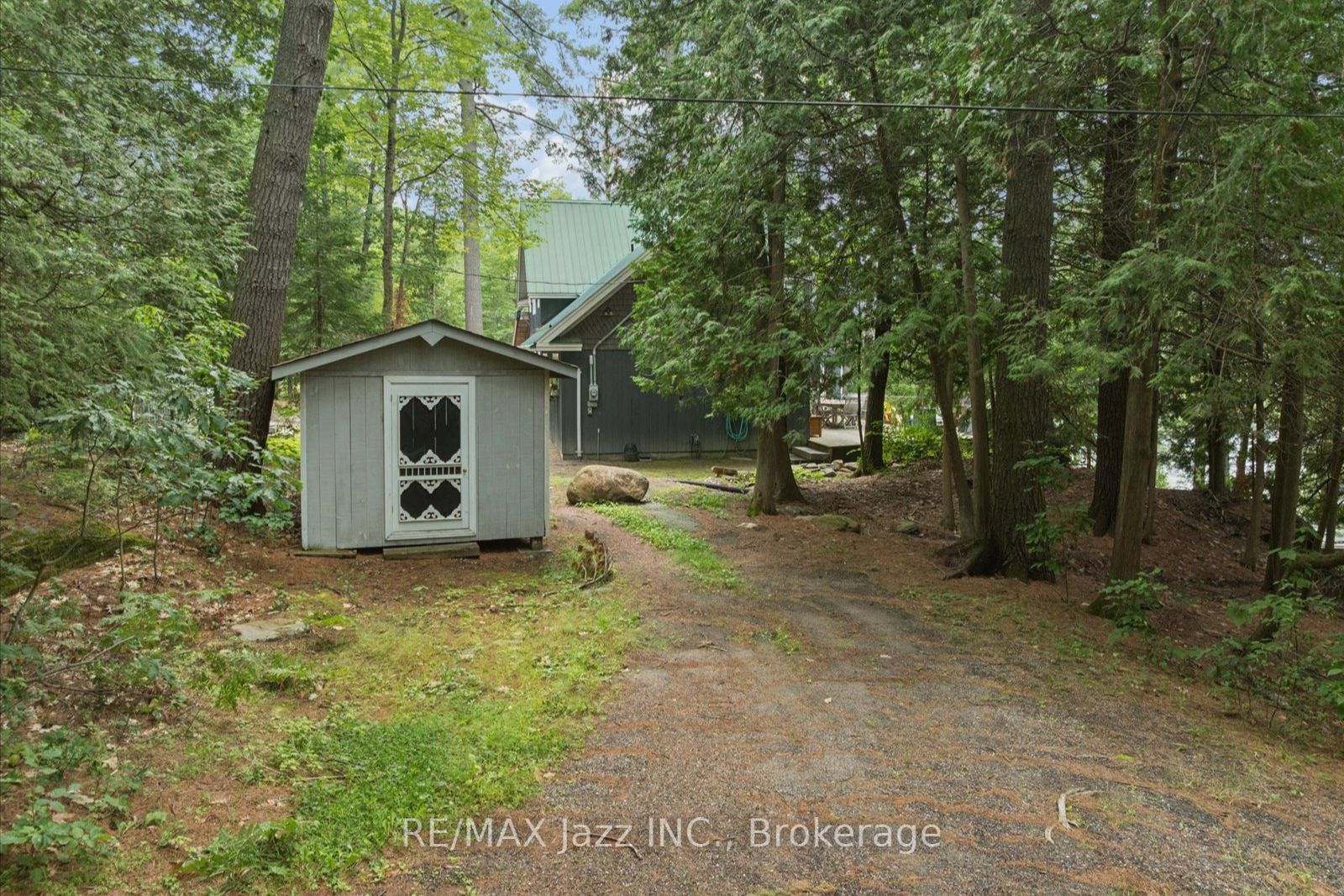 1022 Two Dogs Lane Property Photo 35
