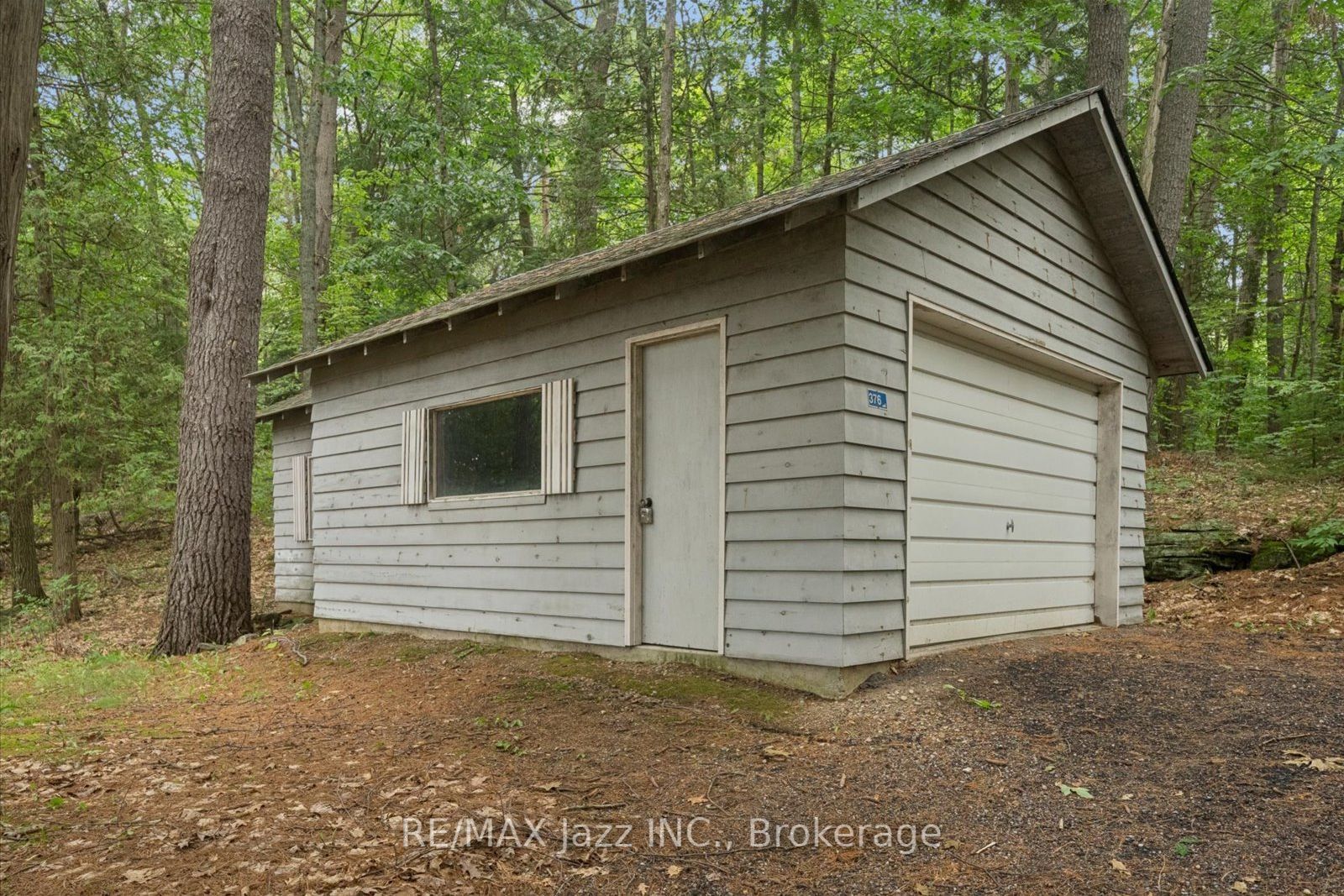 1022 Two Dogs Lane Property Photo 37