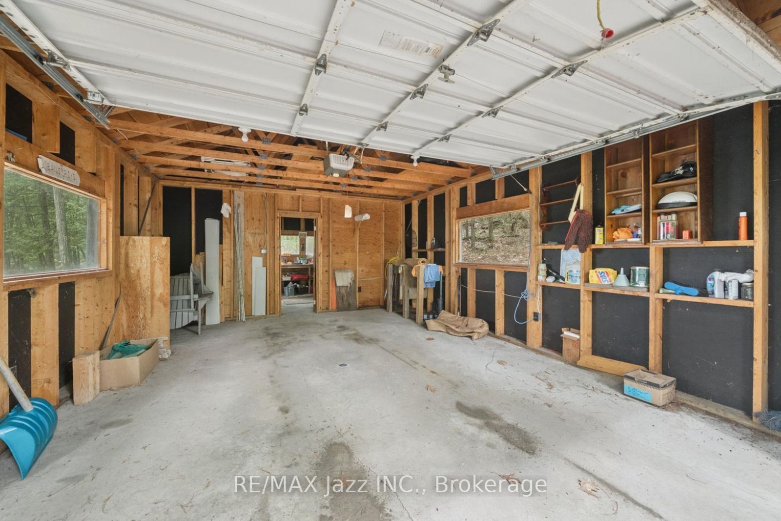 1022 Two Dogs Lane Property Photo 38