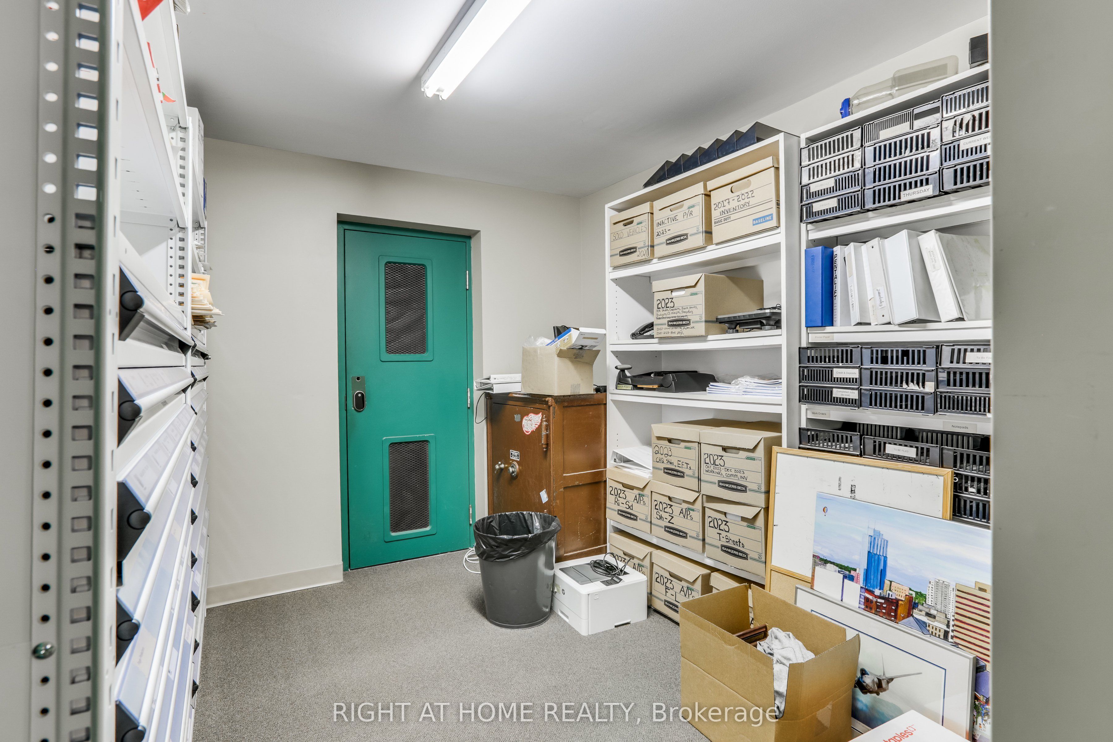 1464 N Crumlin Side Road Property Photo 6