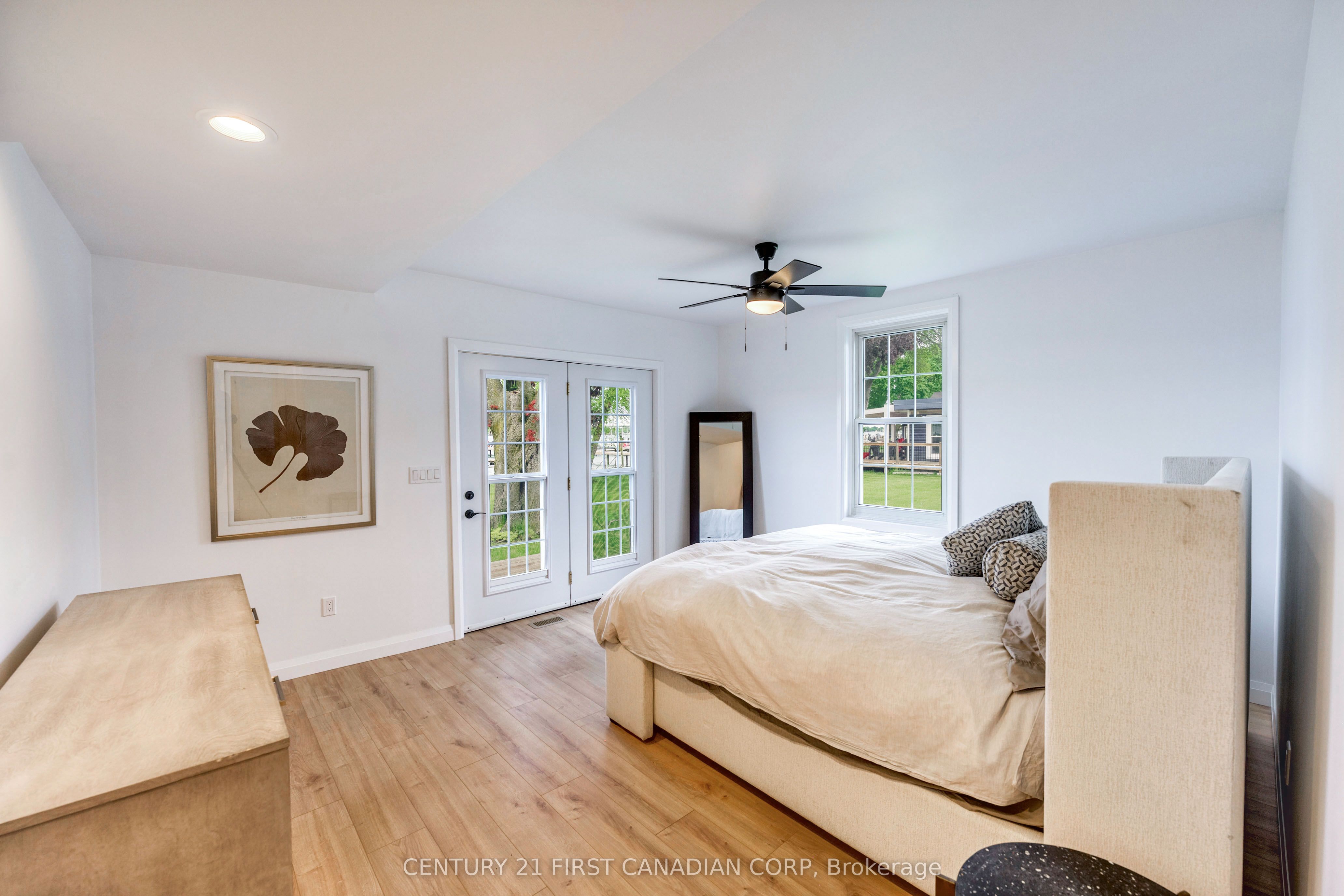 3877 St Clair Parkway Property Photo 12