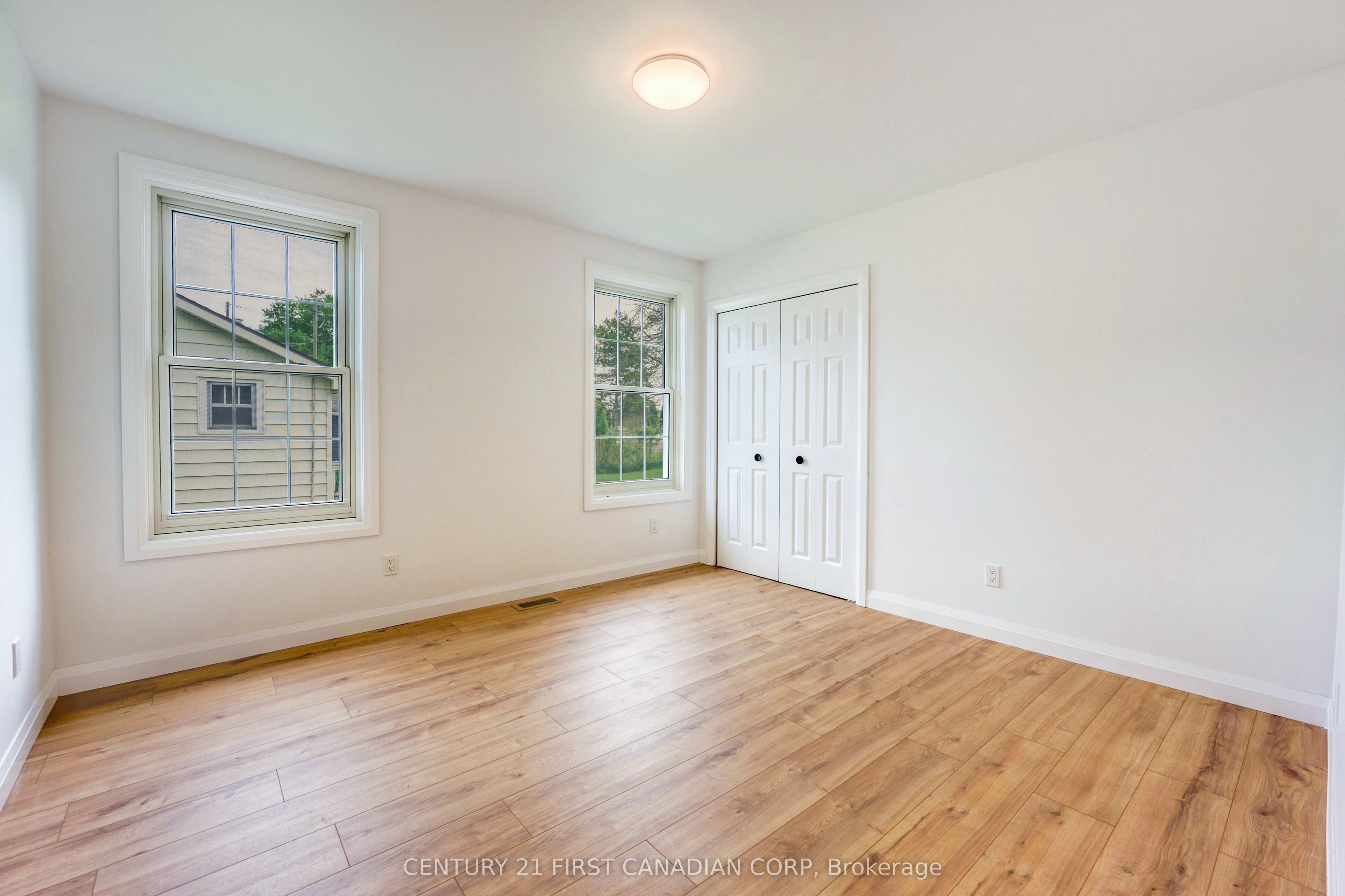 3877 St Clair Parkway Property Photo 25