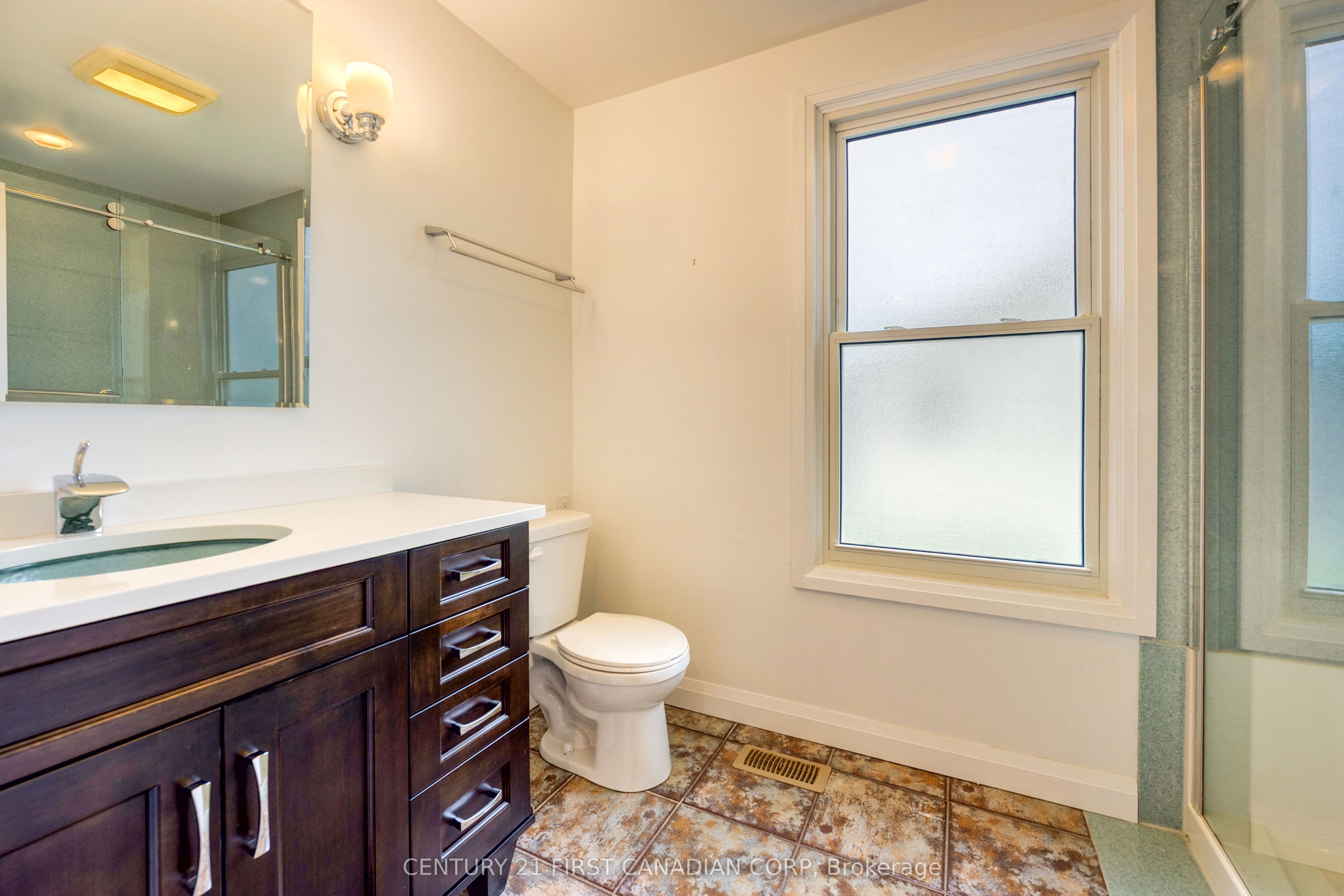 3877 St Clair Parkway Property Photo 28