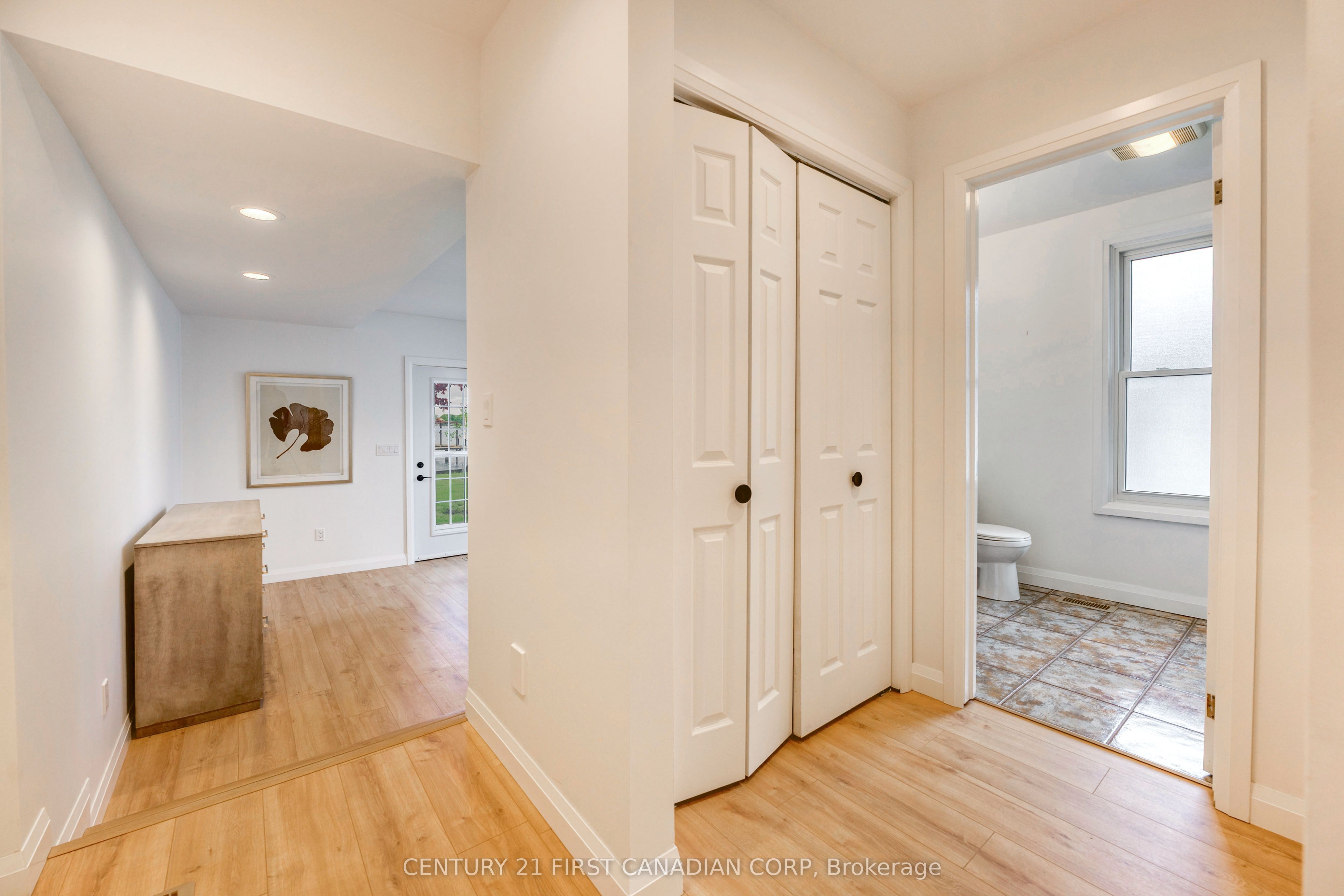 3877 St Clair Parkway Property Photo 29