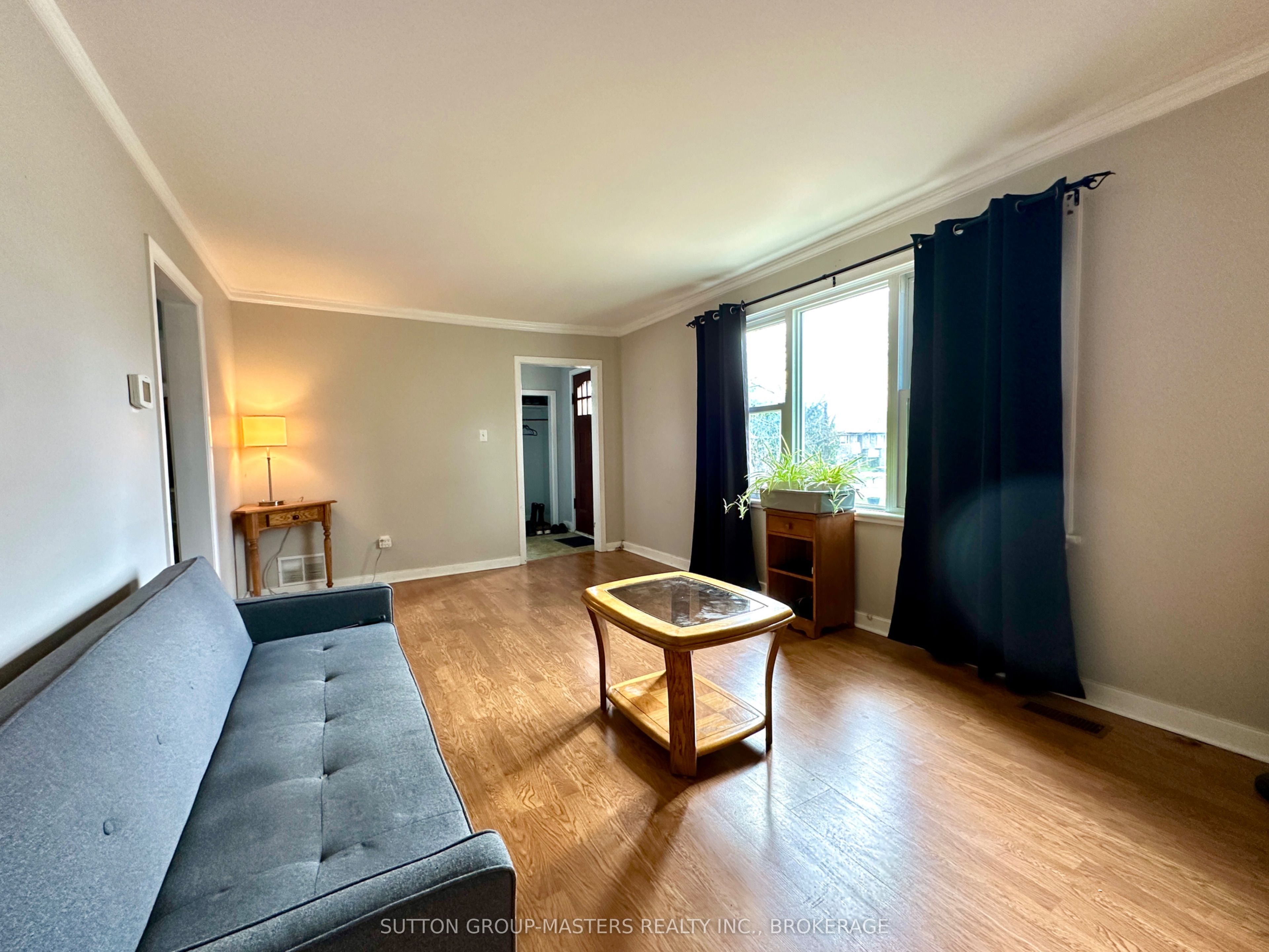 1666-1668 Victoria Street Property Photo 6